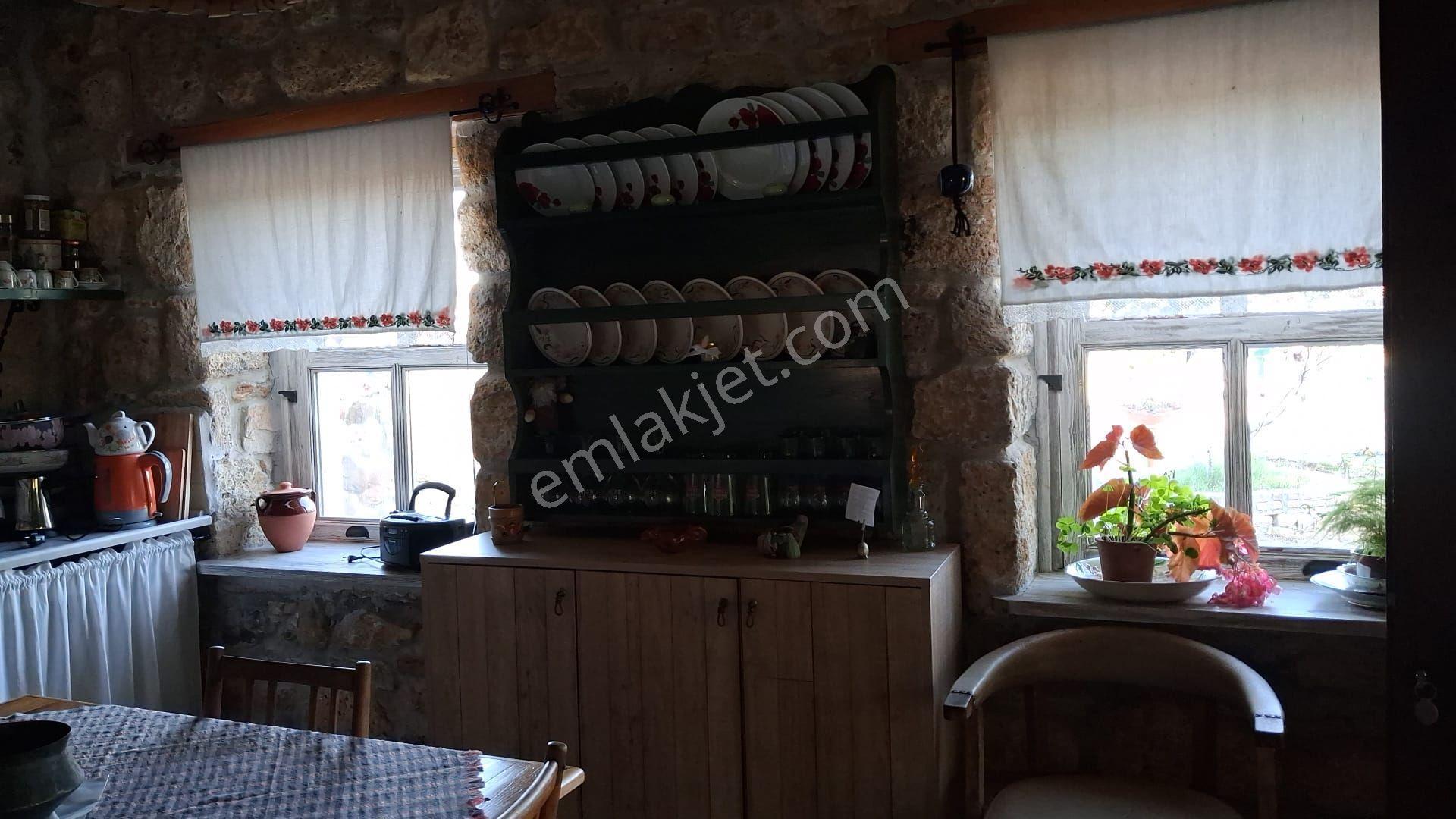 Burak Emlak'tan Bucak Vadisinde Günlük/haftalık/15 Günlük/1 Aylık Kiralık Müstakil Çiftlik Evi - Görsel 17