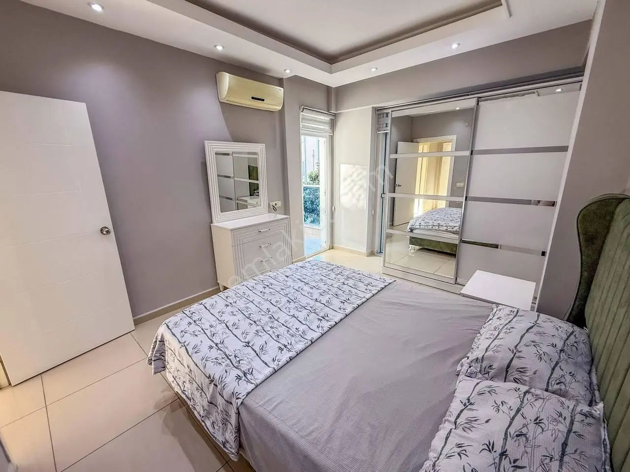 Alanya Kızlar Pınarı 1+1 Eşyalı Daire Cleopatra Plaja 300m - Görsel 3