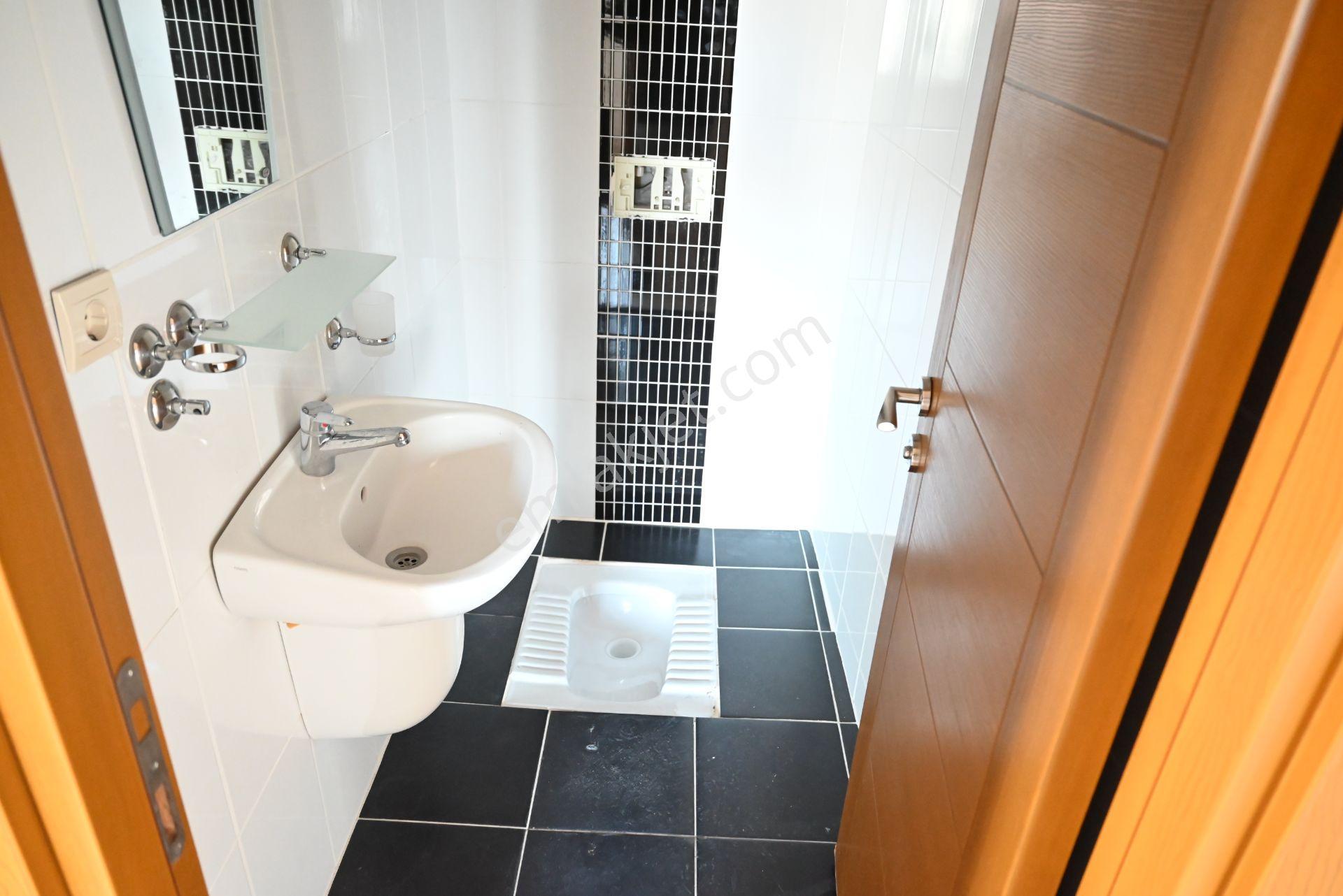 Üstünkent'ten Akkent'te Modern Site İçi Kiralık 3+1 Geniş Daire - Görsel 39