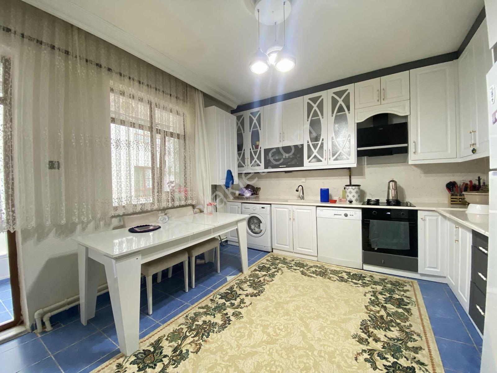 608 M² Kurulu Düzen 3 Katlı Komple Satılık Fırsat Arsa !! - Görsel 3