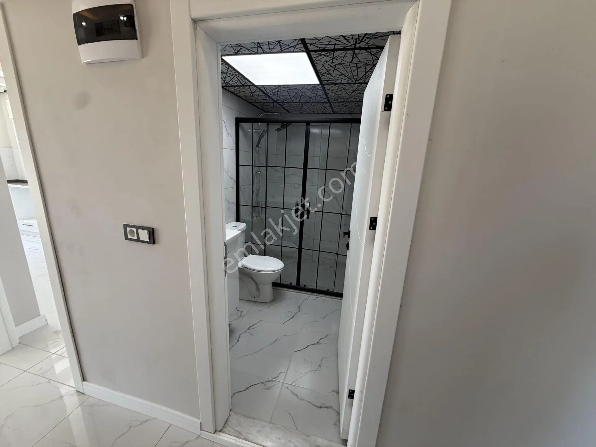 Kapaklı'da Eşsiz 60 M² Teraslı Sıfır İskanlı Otoparklı 2+1 Daire