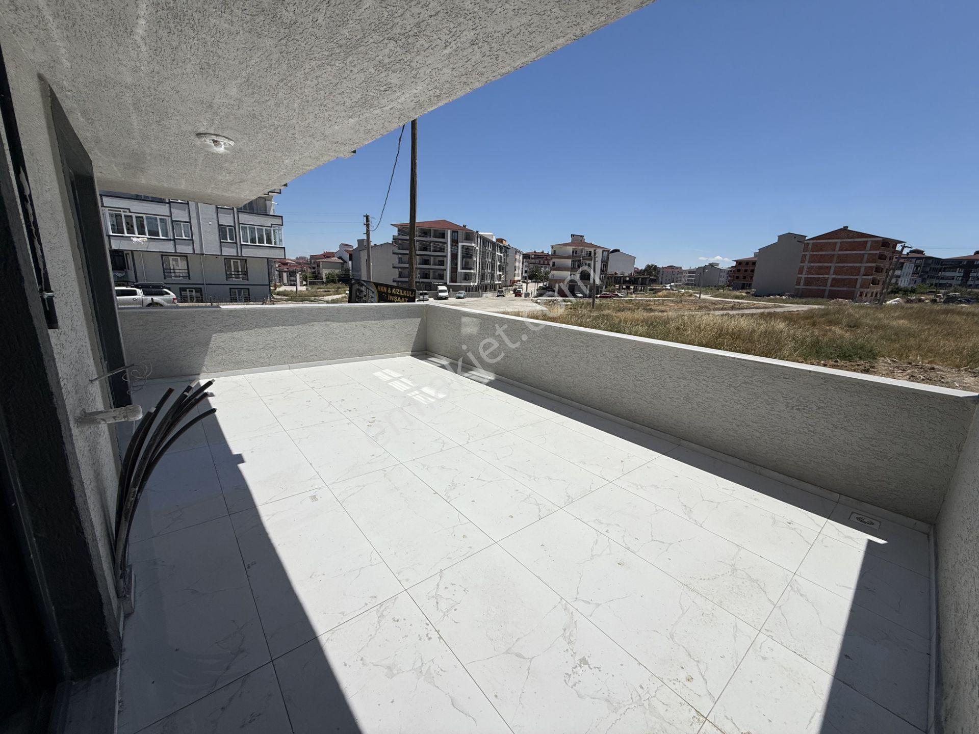 Kapaklı'da Eşsiz 60 M² Teraslı Sıfır İskanlı Otoparklı 2+1 Daire - Görsel 13