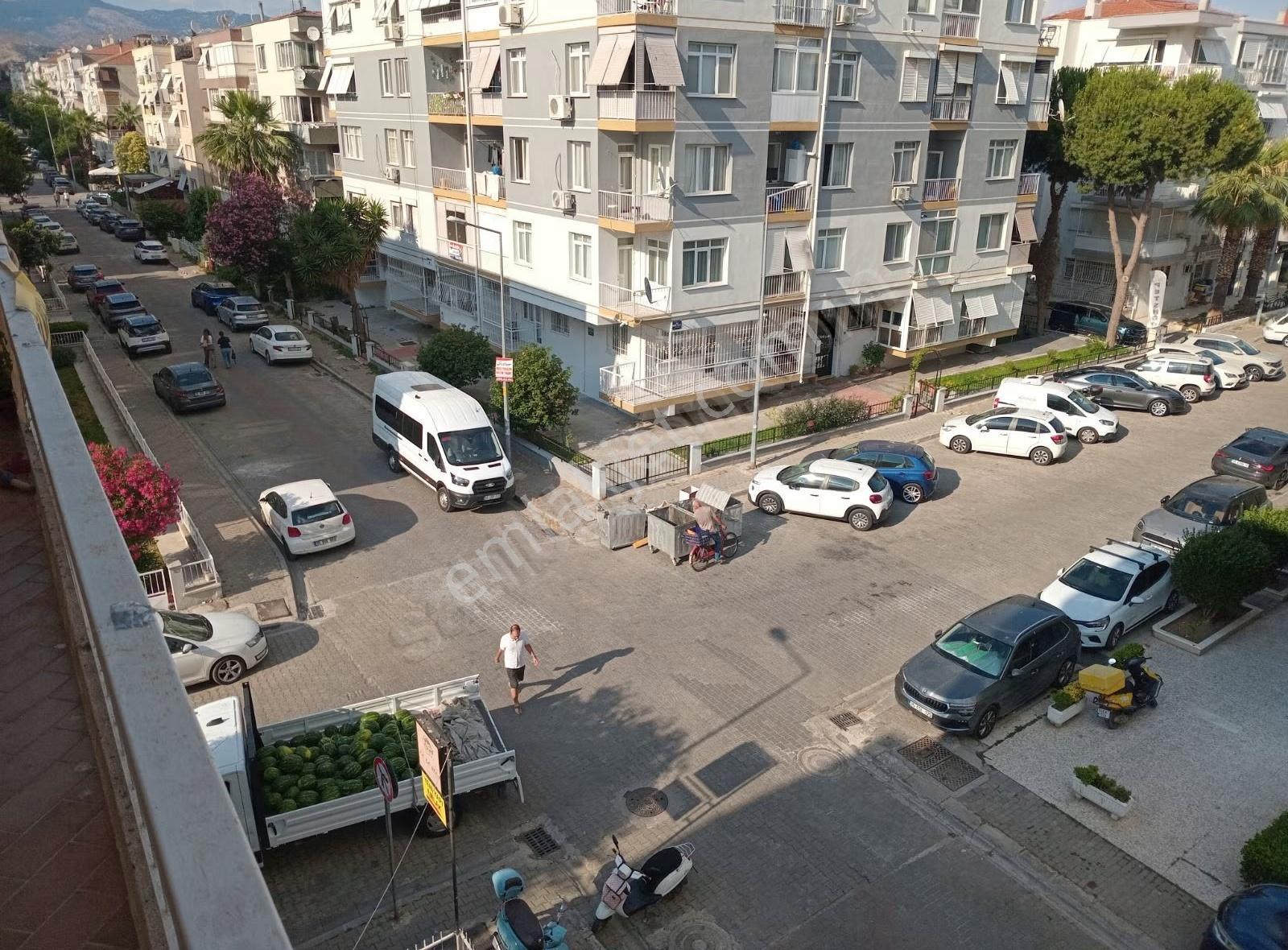 Bostanlı Merkezde Sahile Çok Yakın 4oda Salon - Görsel 14