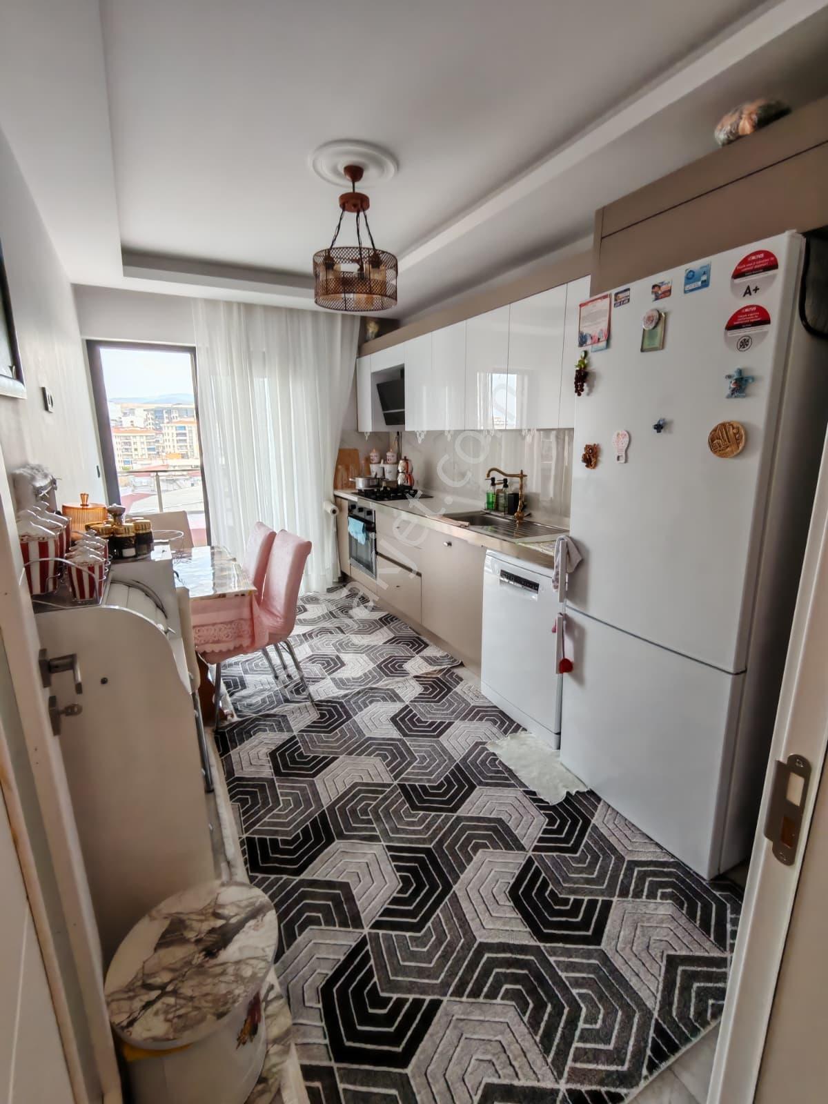 Satılık 3+1 150m2 Geniş Ve Ferah - Ebeveyn Banyolu - Çift Balkon - Görsel 7