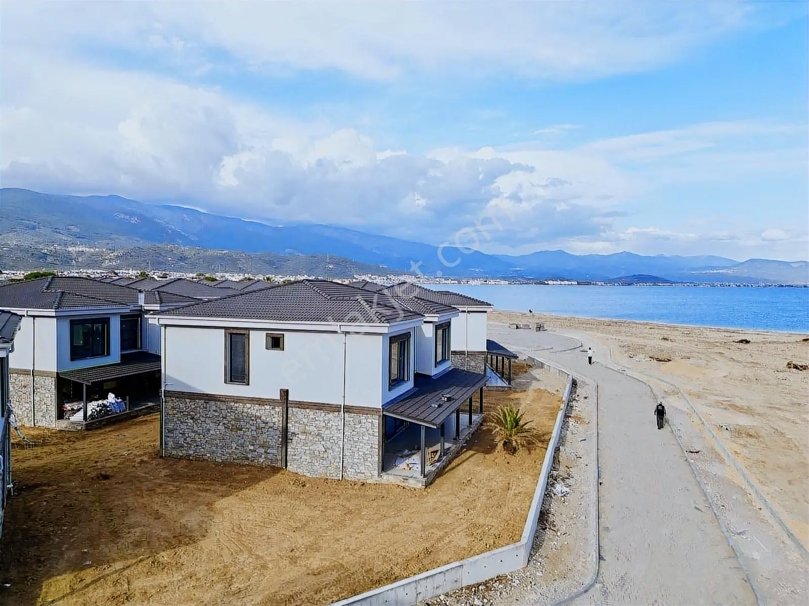 Avcı'dan Tek Yetki 4+1 300m2 Net Denize Sıfır Villa/ikinci Sıra