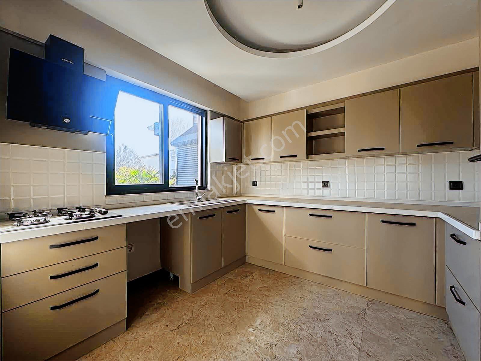 Avcı'dan Yolun Altı Denize 100 Mt Havuzlu Sıfır Villa - Görsel 8