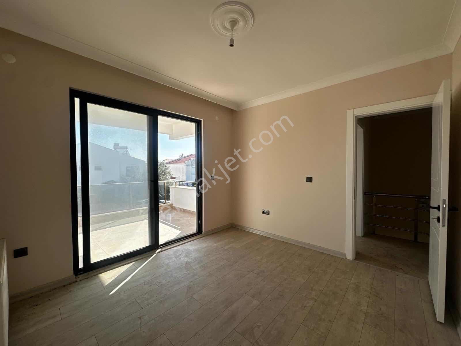 Avcı'dan Yolun Altı Denize 100 Mt Havuzlu Sıfır Villa - Görsel 23