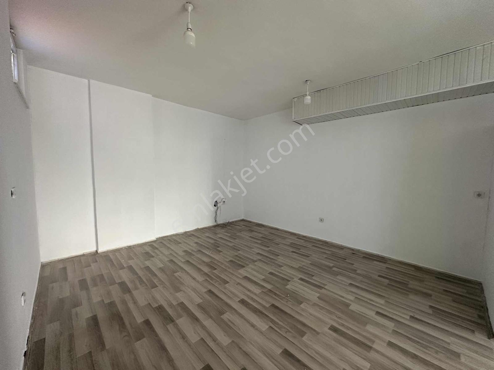 Alanya Merkez'de 75 M2 Kiralık Dükkan - Görsel 15