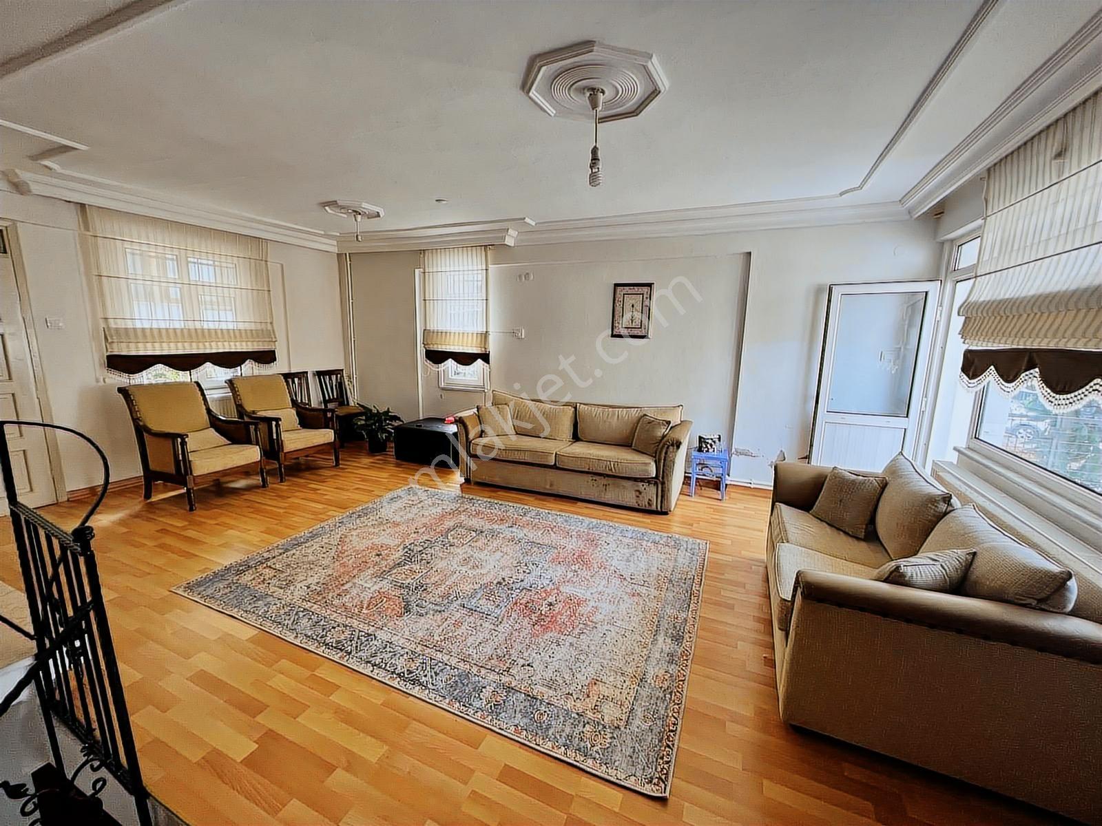 Şile'de Merkezi Lokasyonda Öğrenciye 10 Aylık 4+2 Kiralık Villa - Görsel 24
