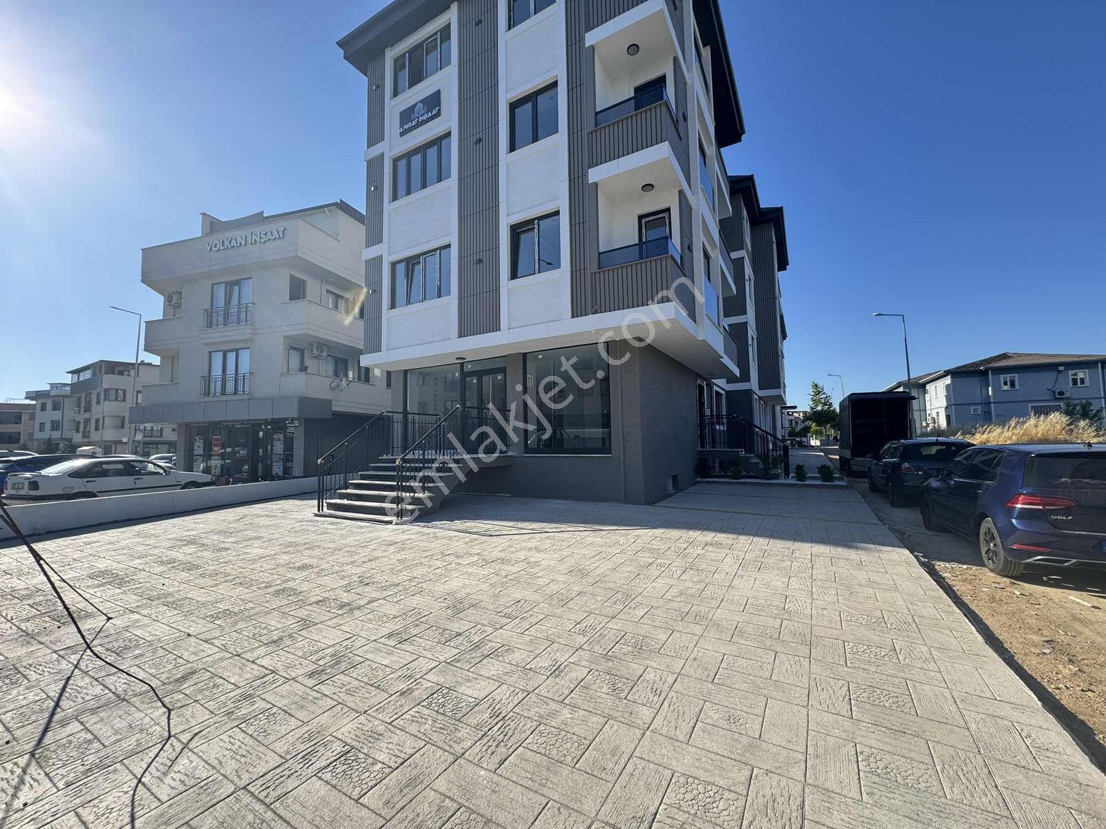 Caddeye Cephe Kaçırılmayacak Dükkan