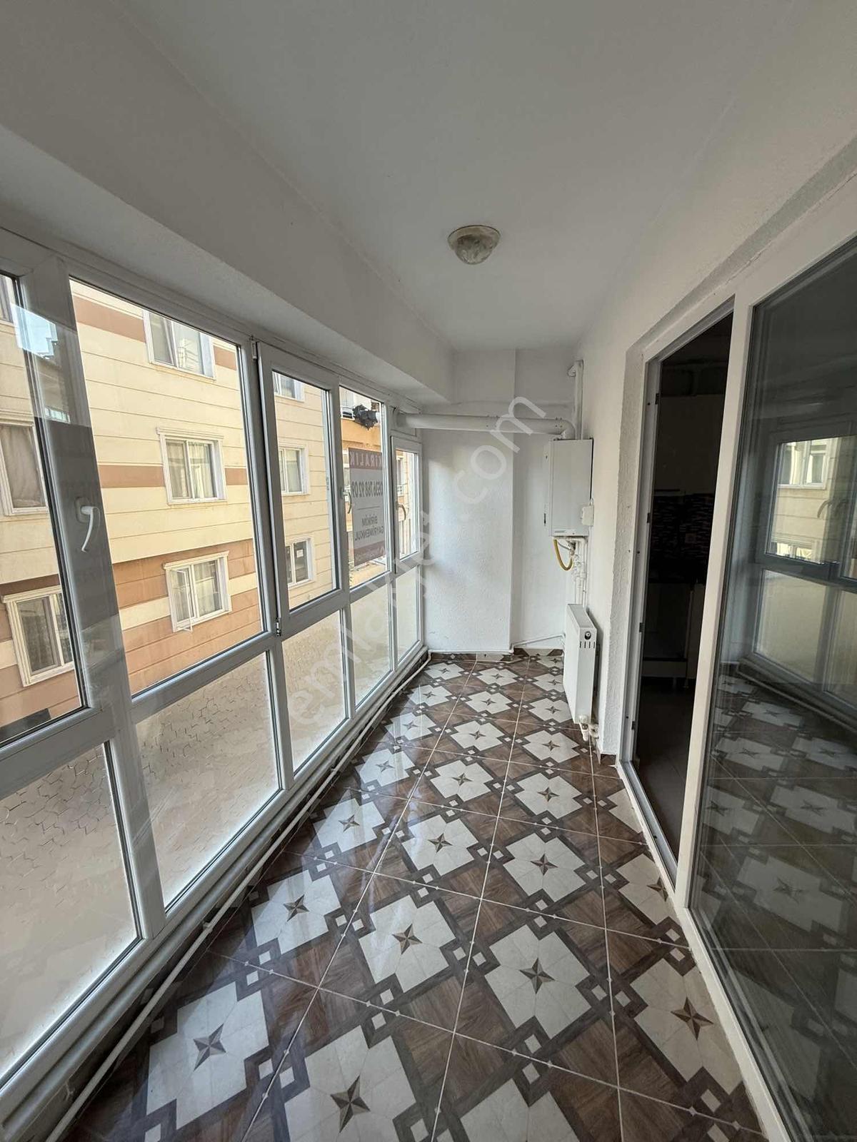 Şehir Merkezinde 2+1 110 M2 Kiralık Daire - Görsel 2