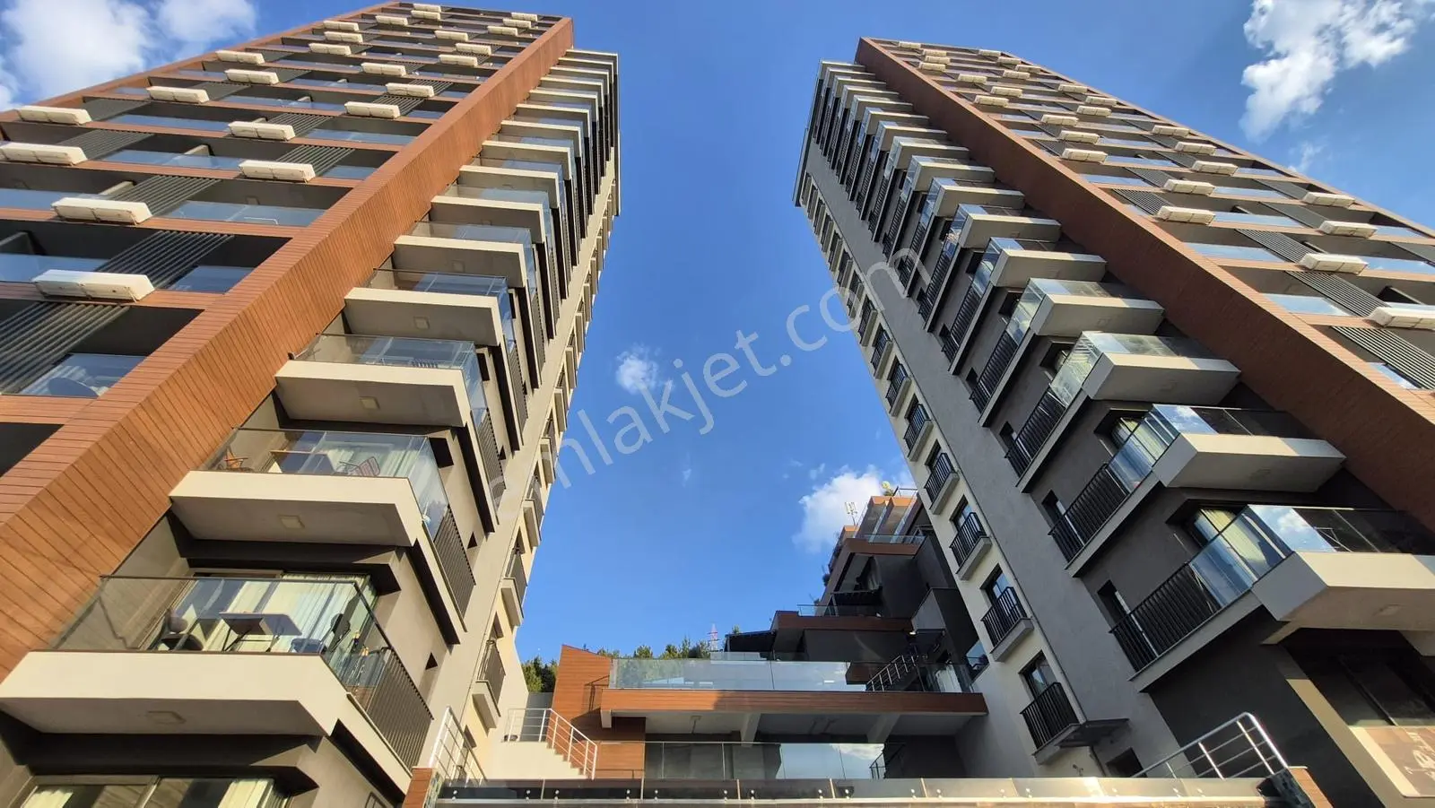 Koru Narlıdere De 1+1 Satılık Daire