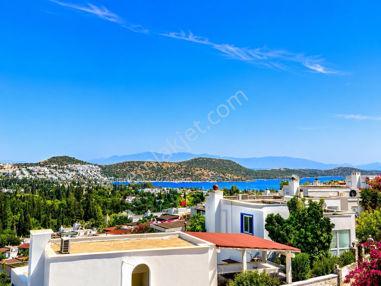 Bitez'de Satılık Müstakil Bahçeli Köşe Başı Villa Mazaralı Ev - Görsel 35