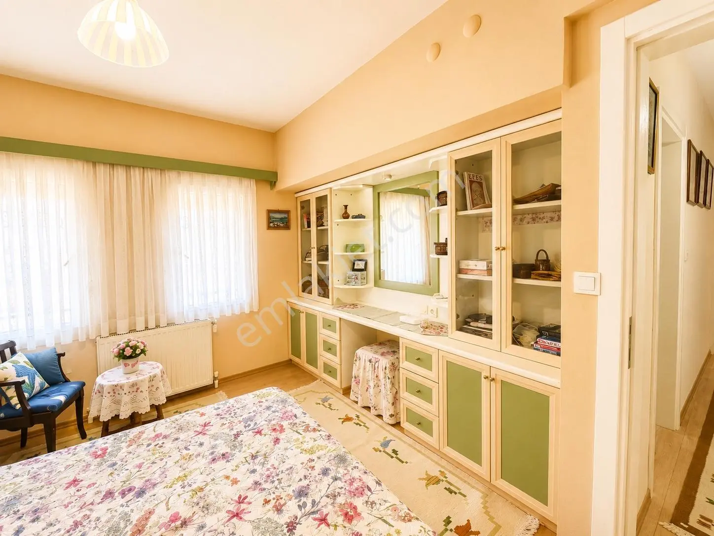 Bitez'de Satılık Müstakil Bahçeli Köşe Başı Villa Mazaralı Ev - Görsel 15