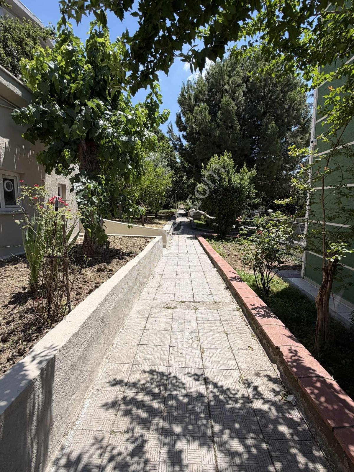 Akpınar Da 2 Katlı 3+1 Kiralık Bahçeli Villa - Görsel 11