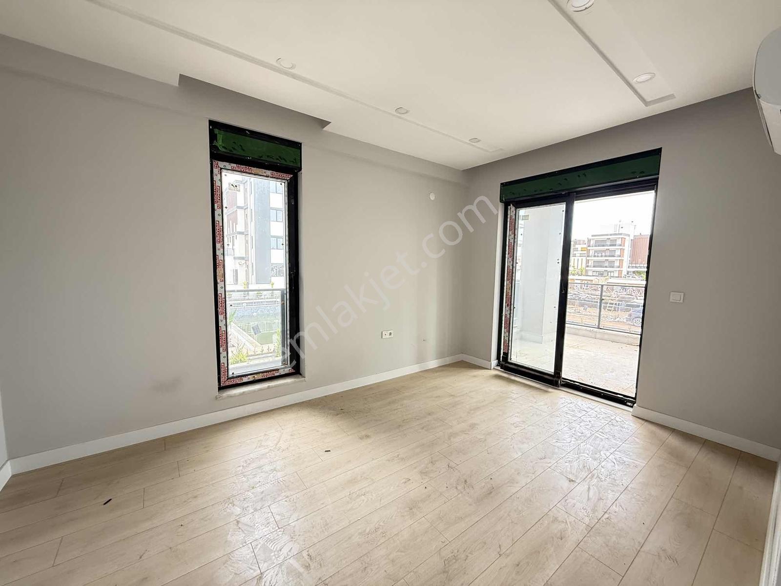 Altıntaşta Havuz Cepheli, 40 Lık Yola Yakın Kiralık 1+1 Daire - Görsel 10