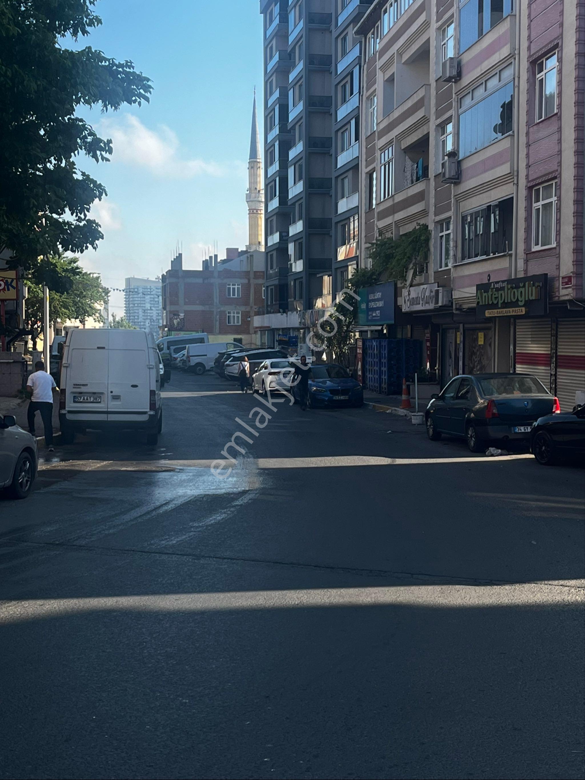 Cadde Üstü Kiralık Boş Dükkan - Görsel 13