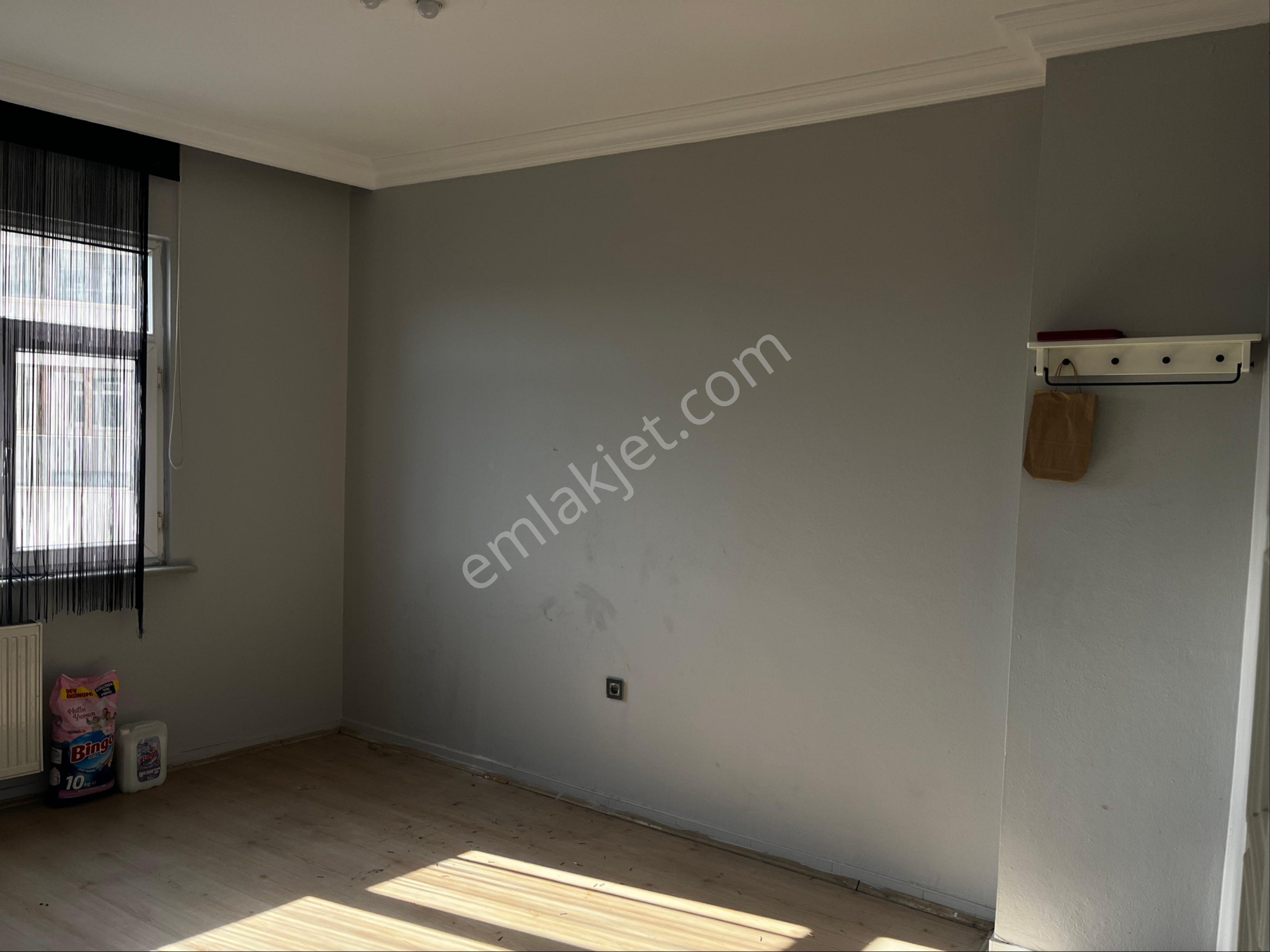 Cadde Üstü Kiralık Boş Dükkan - Görsel 3