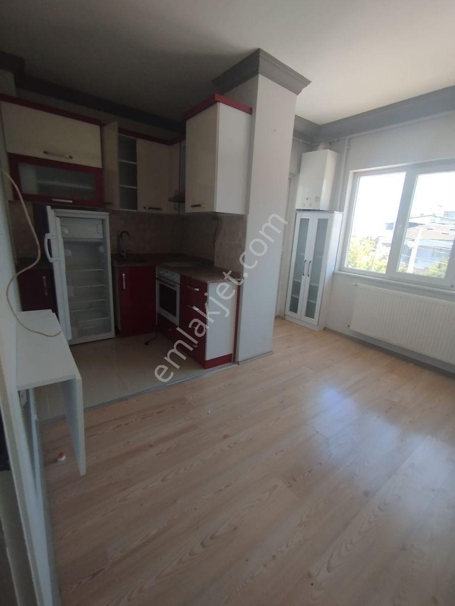 Emek Mh Kyk Yurdu Karşısında Satılık 2+0 Daire