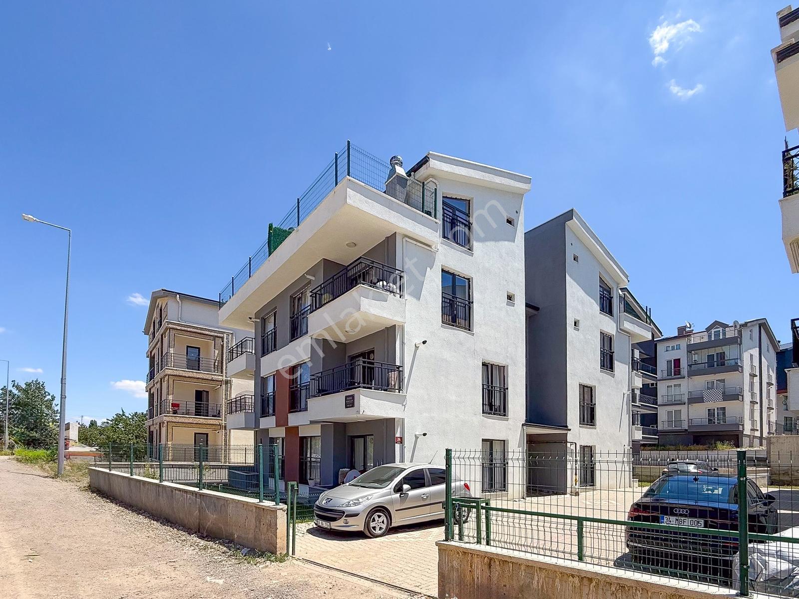 İncek'te Kiralık 2+1 Daire Geniş Teraslı, 2 Banyolu, Bulvarda - Görsel 26