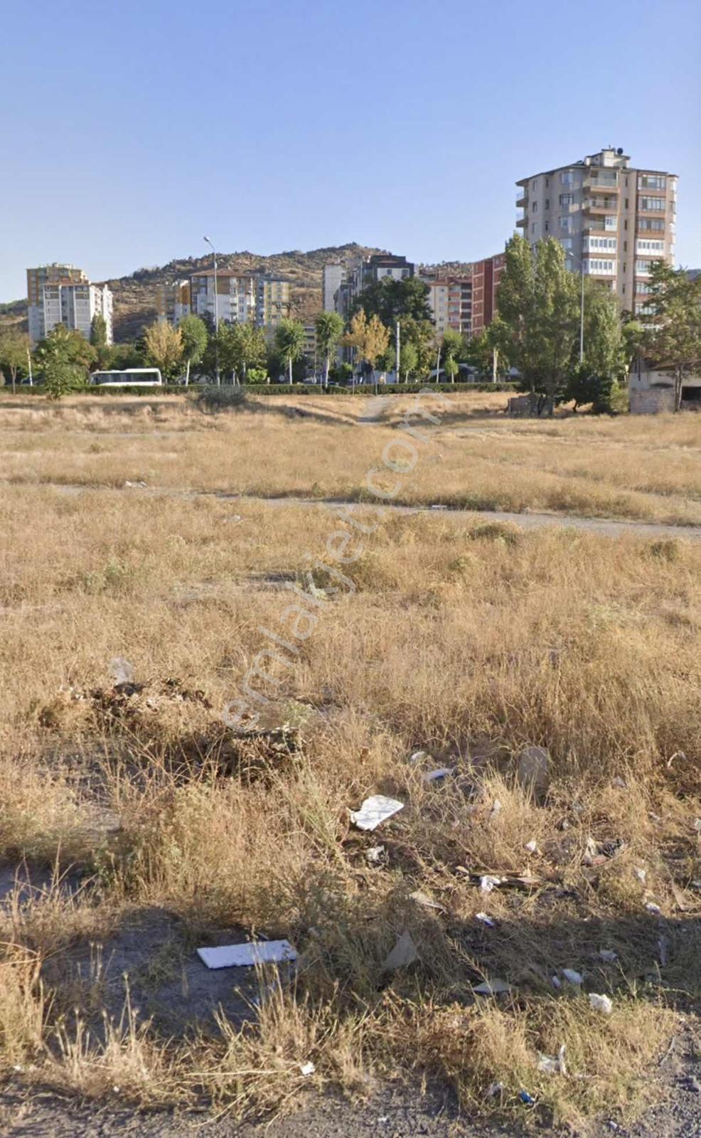 Stadın Yakınında Satılık Ticari Konut Arsa