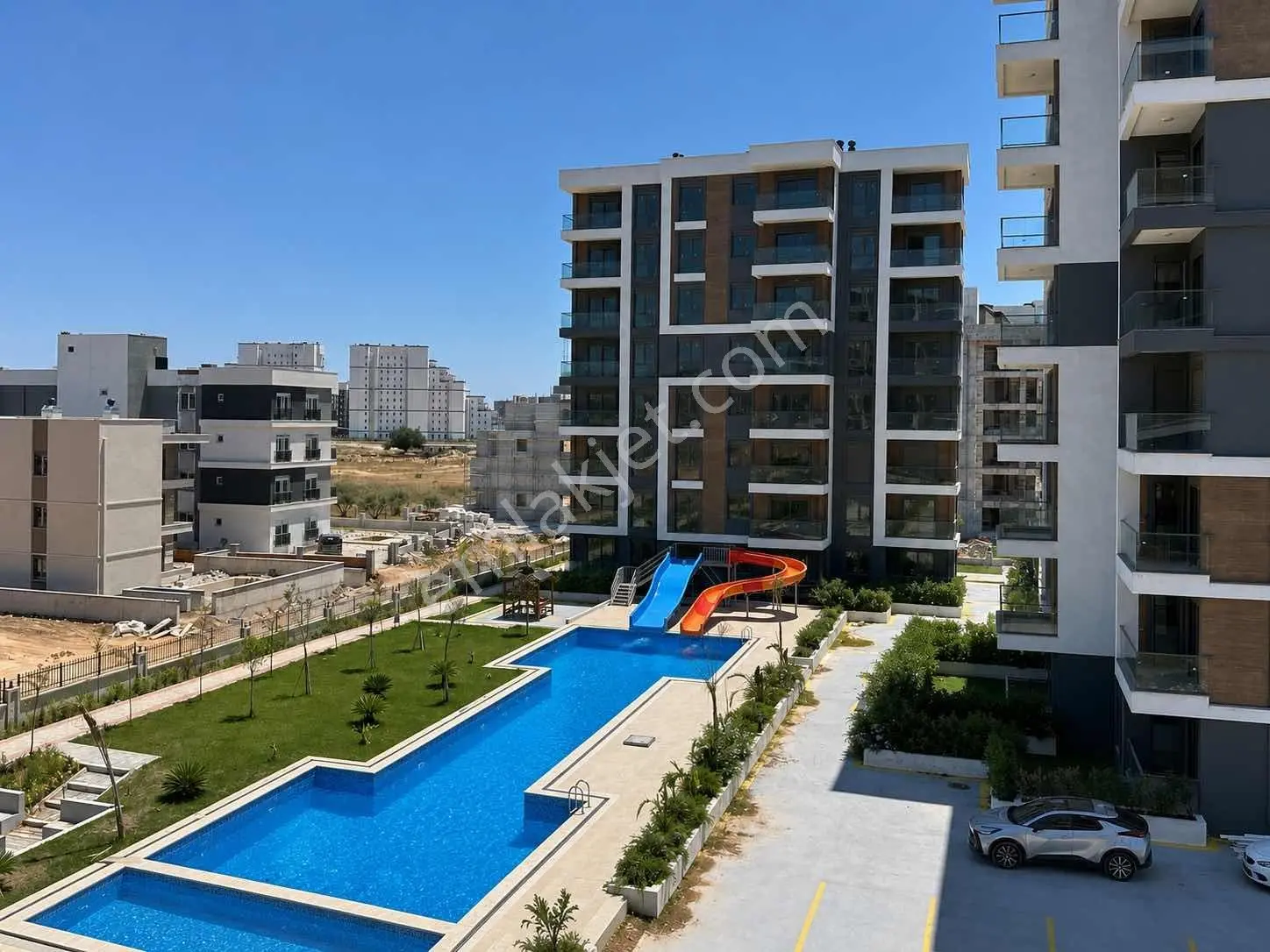 Hadi Mostafapour'dan Site İçerisinde Ayrı Mutfak 2+1 Daire - Görsel 6