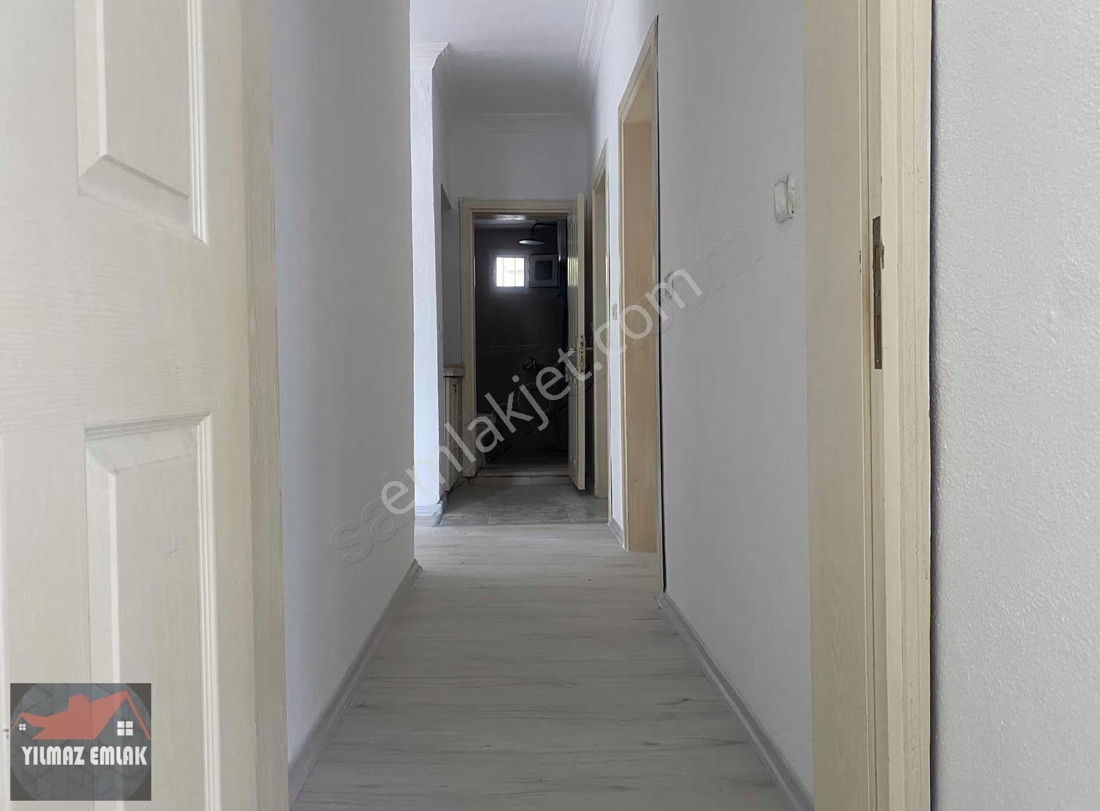 Foça Mh .de Eşyasız Kiralık 3+1 Ayrı Mutfak Daire. - Görsel 8