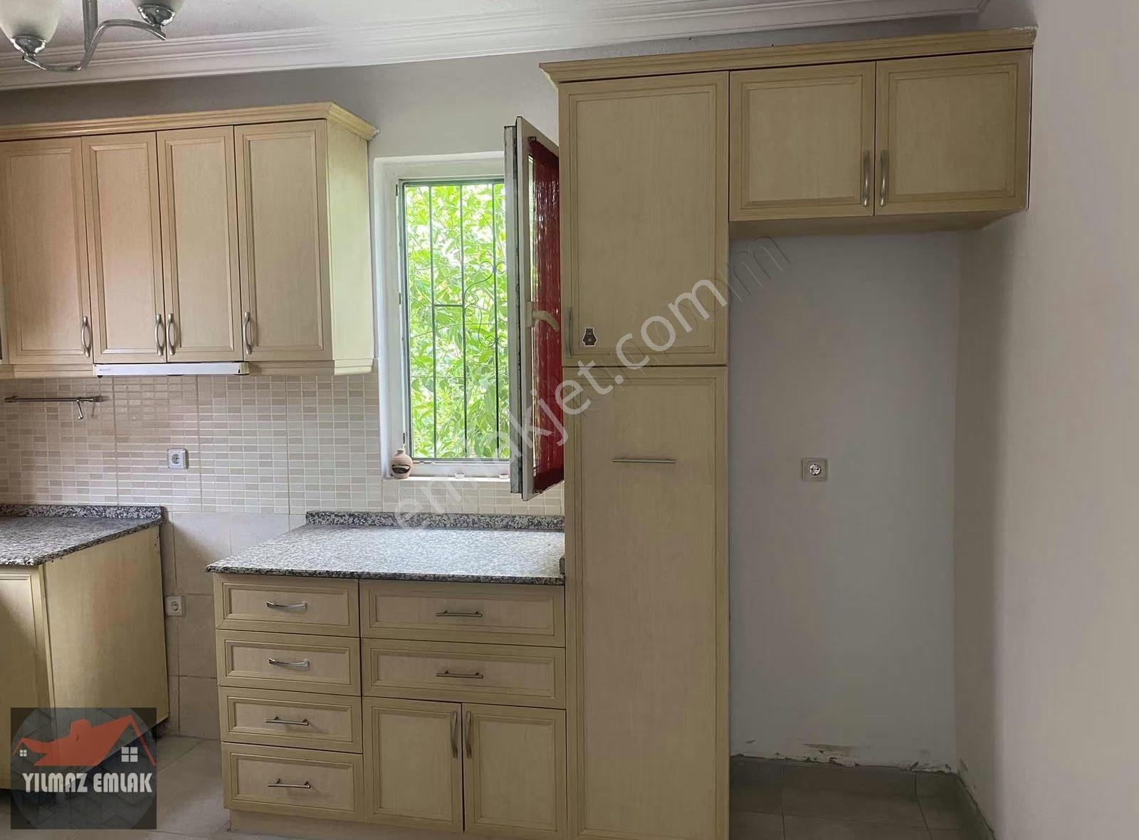 Foça Mh .de Eşyasız Kiralık 3+1 Ayrı Mutfak Daire. - Görsel 5