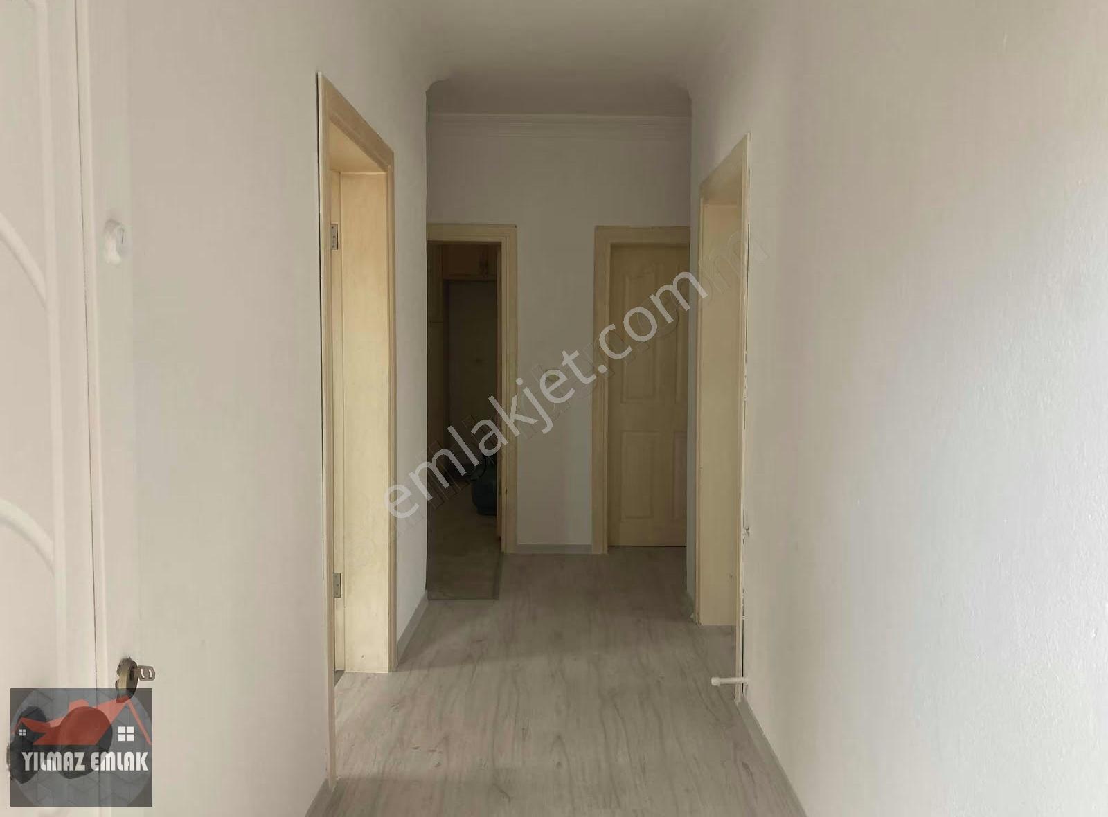 Foça Mh .de Eşyasız Kiralık 3+1 Ayrı Mutfak Daire. - Görsel 3
