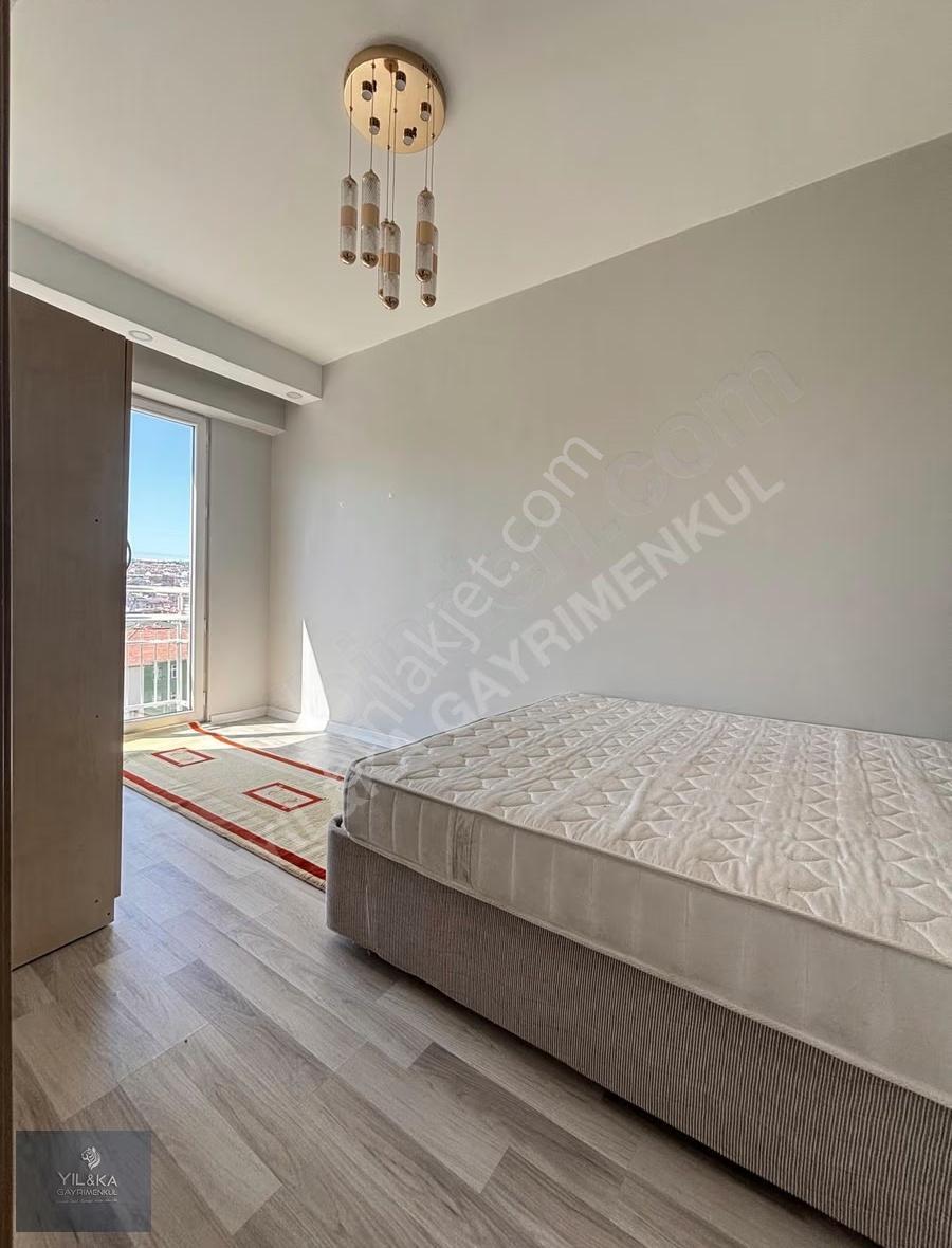 Yıl&ka Yapıdan Metrobüse Yakın 1+1 Full Eşyalı Kiralık Daire - Görsel 5