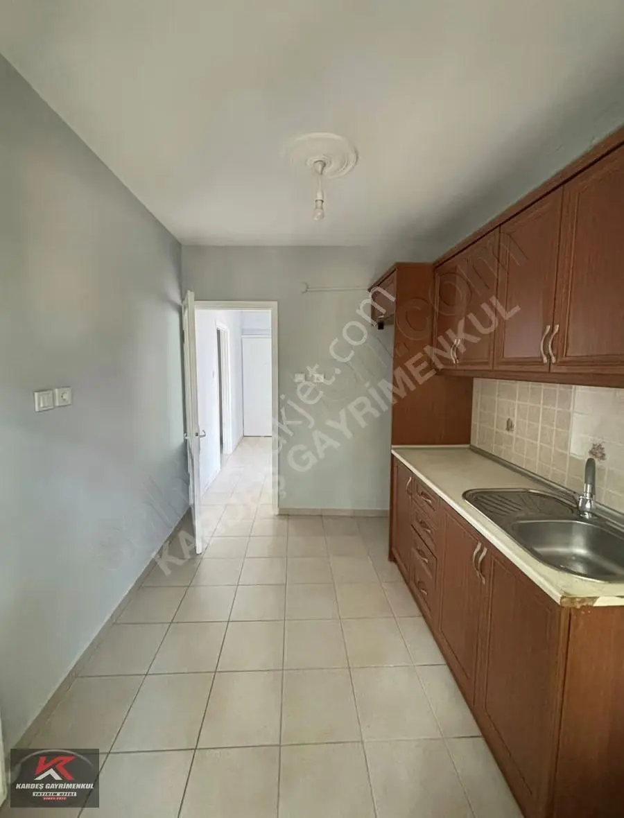 Kardeş'ten Merkezi Konumda | 2+1 Aileye Uygun Kiralık Daire - Görsel 3