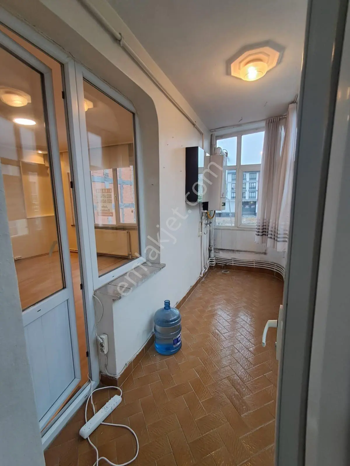 Denizköşklerde 3+1 Sağlam Binada 150m2 Kiralık 2.kat Temiz Bakımlı Daire - Görsel 11