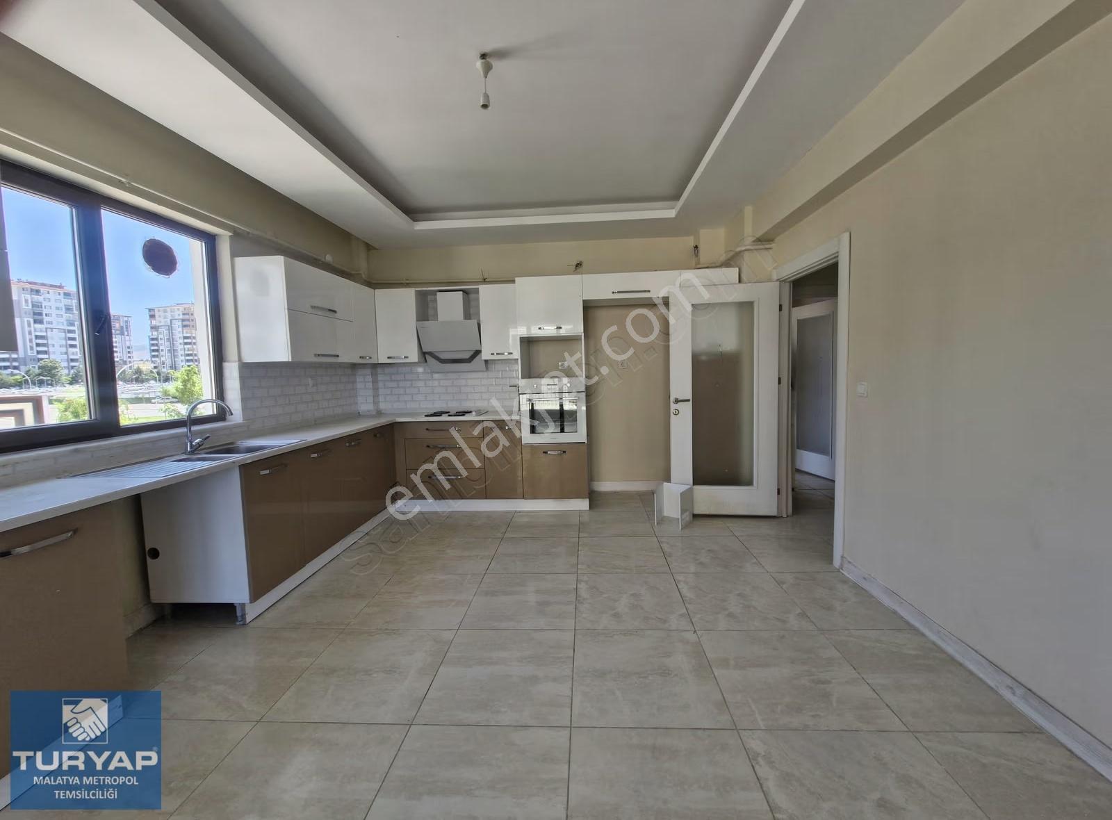 Turyap Metropol'den Bostanbaşında Kiralık 3+1 Daire - Görsel 4