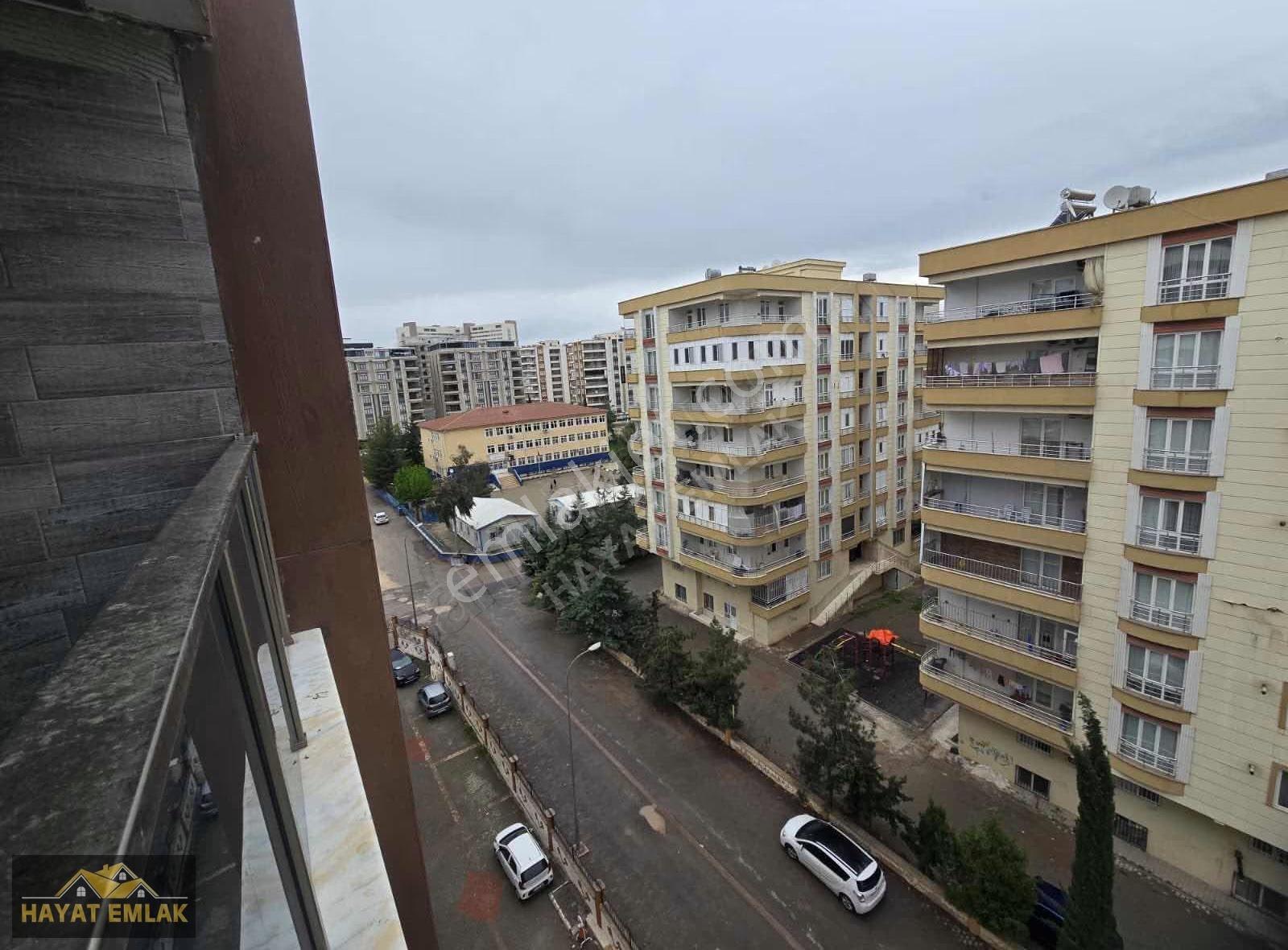 Hayat Emlak'tan Karşıyaka'da Lüks 3+1 Geniş Ferah Temiz Daire - Görsel 6