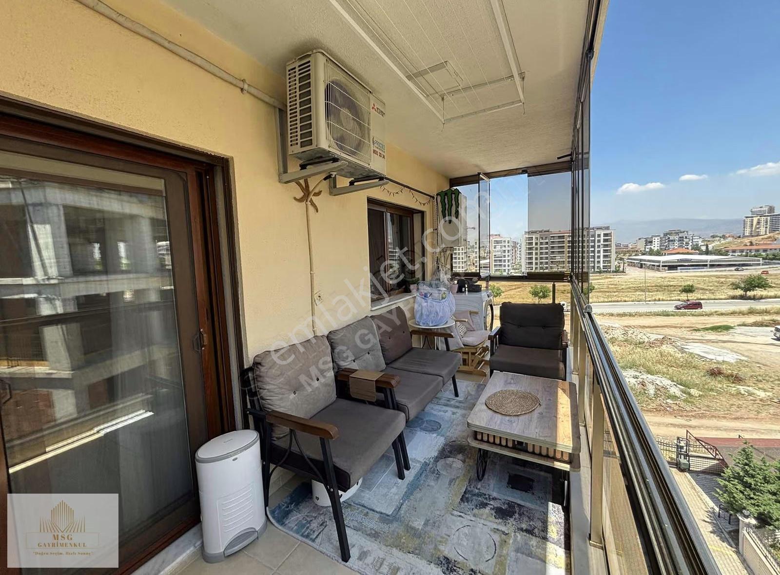 Msg'den Menemen Mermerciler Sitesi'nde Havuzlu, Otoparklı Daire