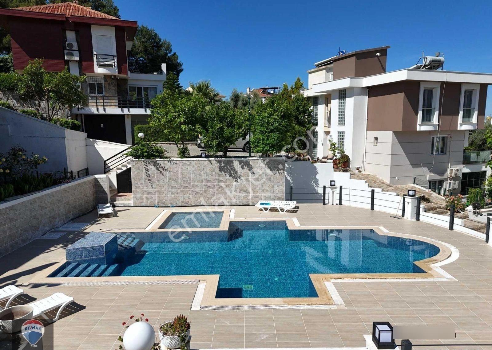 Kusadasi’nda Deniz Manzarali Müstakil Villa - Görsel 25