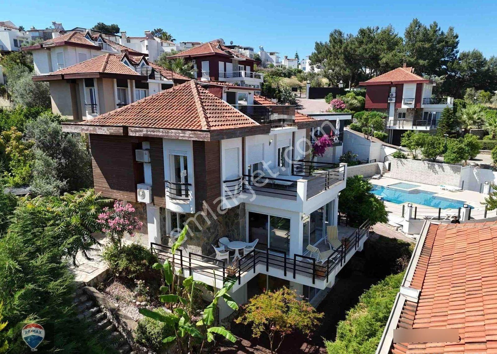 Kusadasi’nda Deniz Manzarali Müstakil Villa - Görsel 19