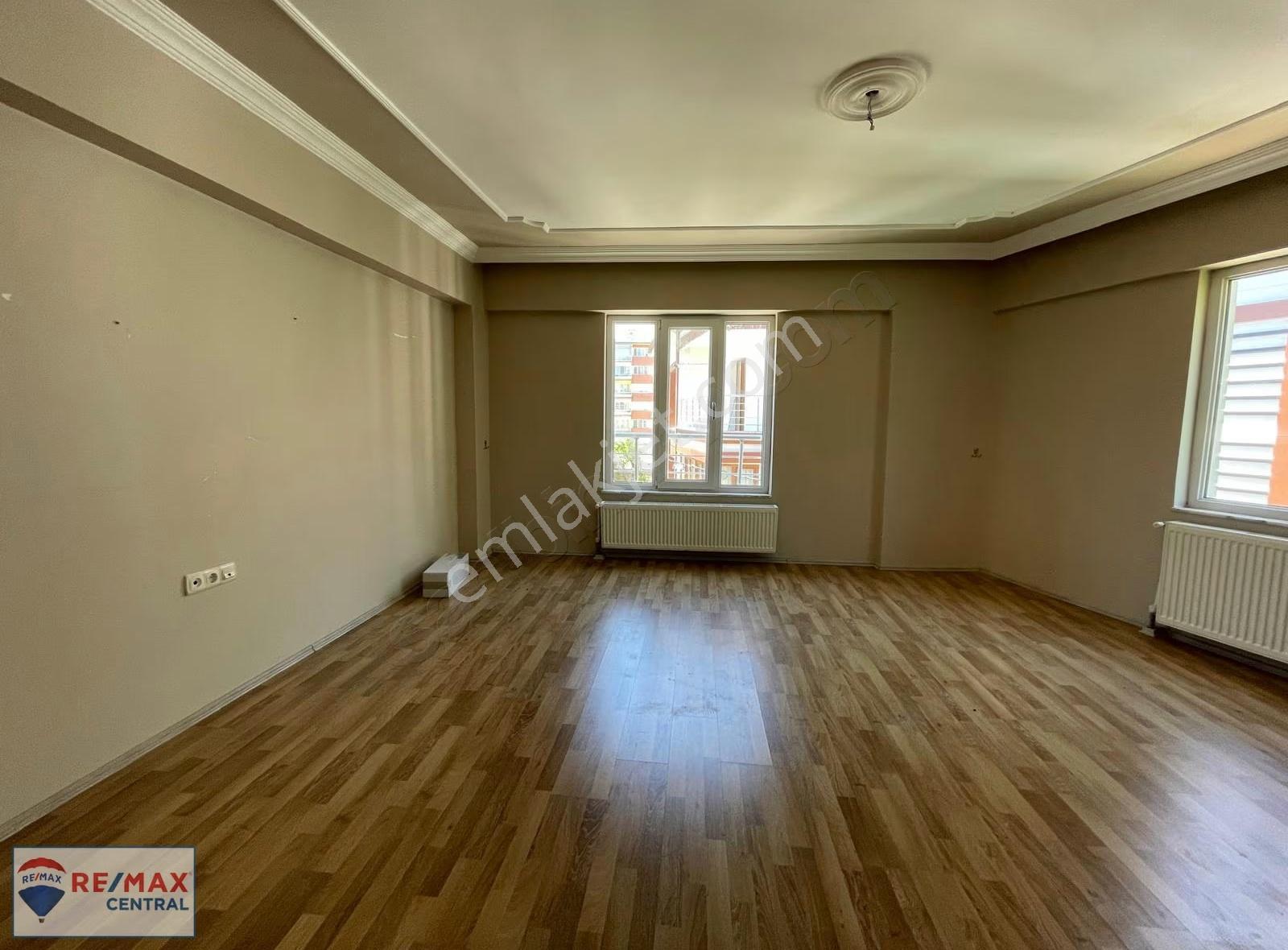 Remax Central'den Sularbaşı Mahallesinde Satılık 5+1 Dublex - Görsel 24