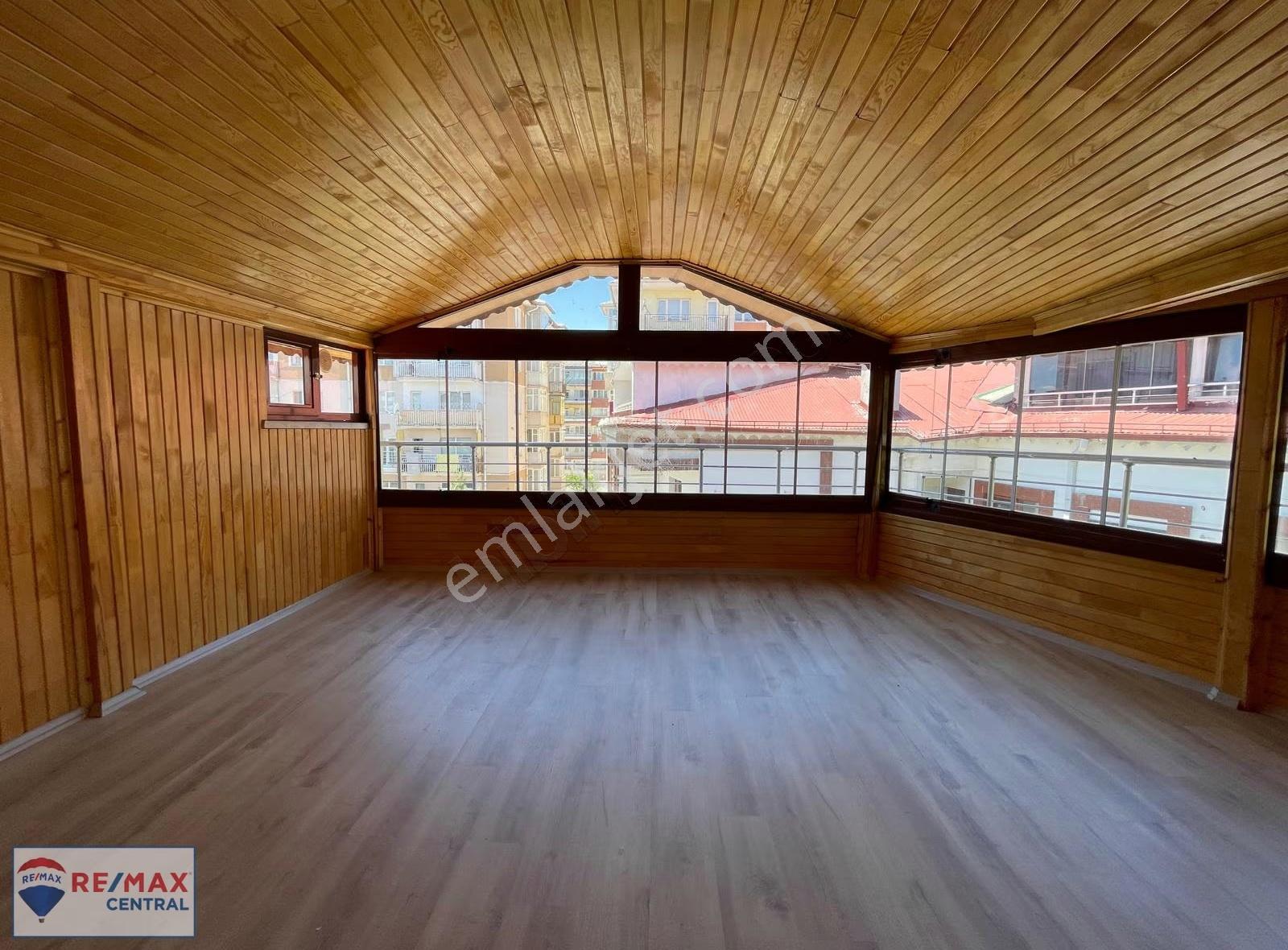 Remax Central'den Sularbaşı Mahallesinde Satılık 5+1 Dublex - Görsel 9