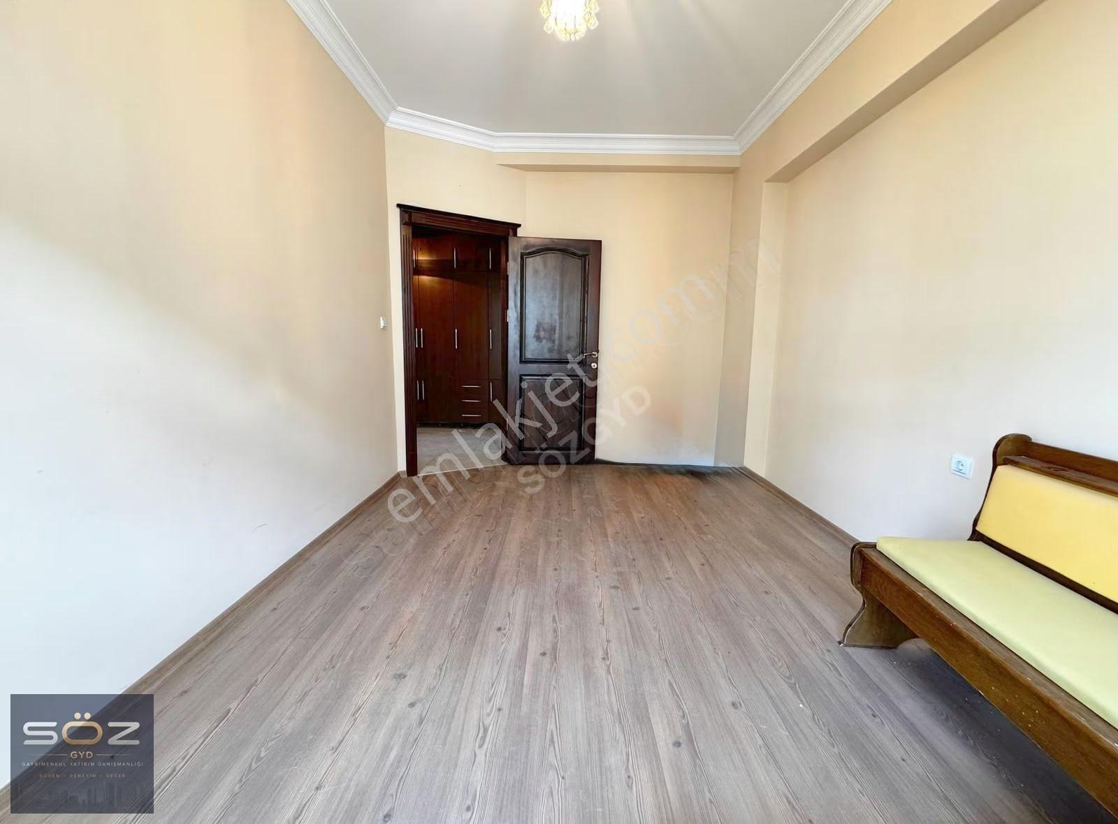 Yıldız Kule Yakını Asansörlü Kök Tapulu Ebeveyn Banyolu 3+1 - Görsel 14