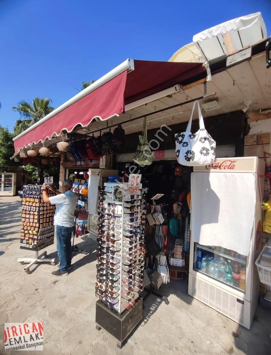 Antalya Manavgat Side'de Çantacı Dükkan Mağazası Devren Kiralık - Görsel 2