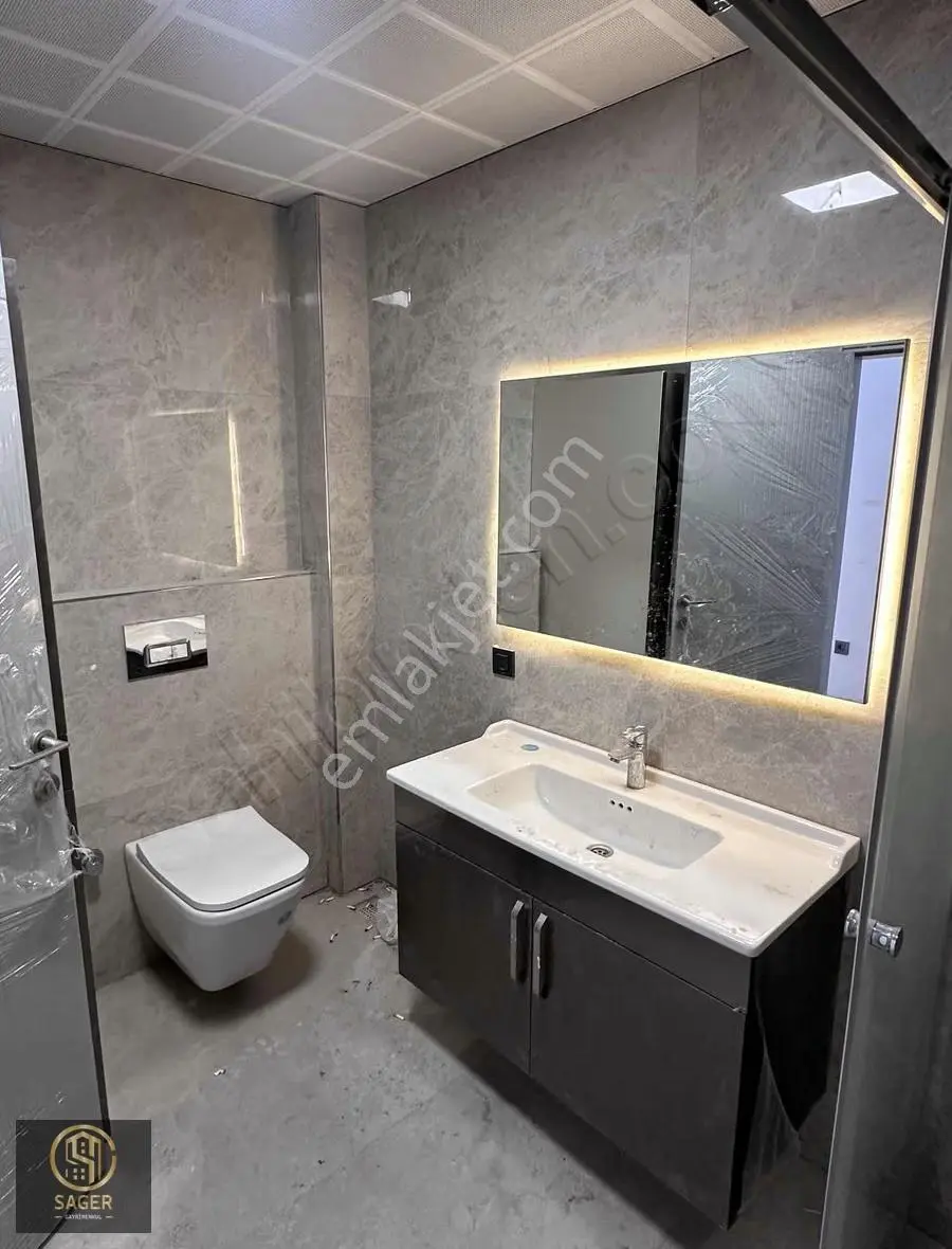 Balat'ta 0 Kiralık Lüks 3+1 Daire | - Görsel 2