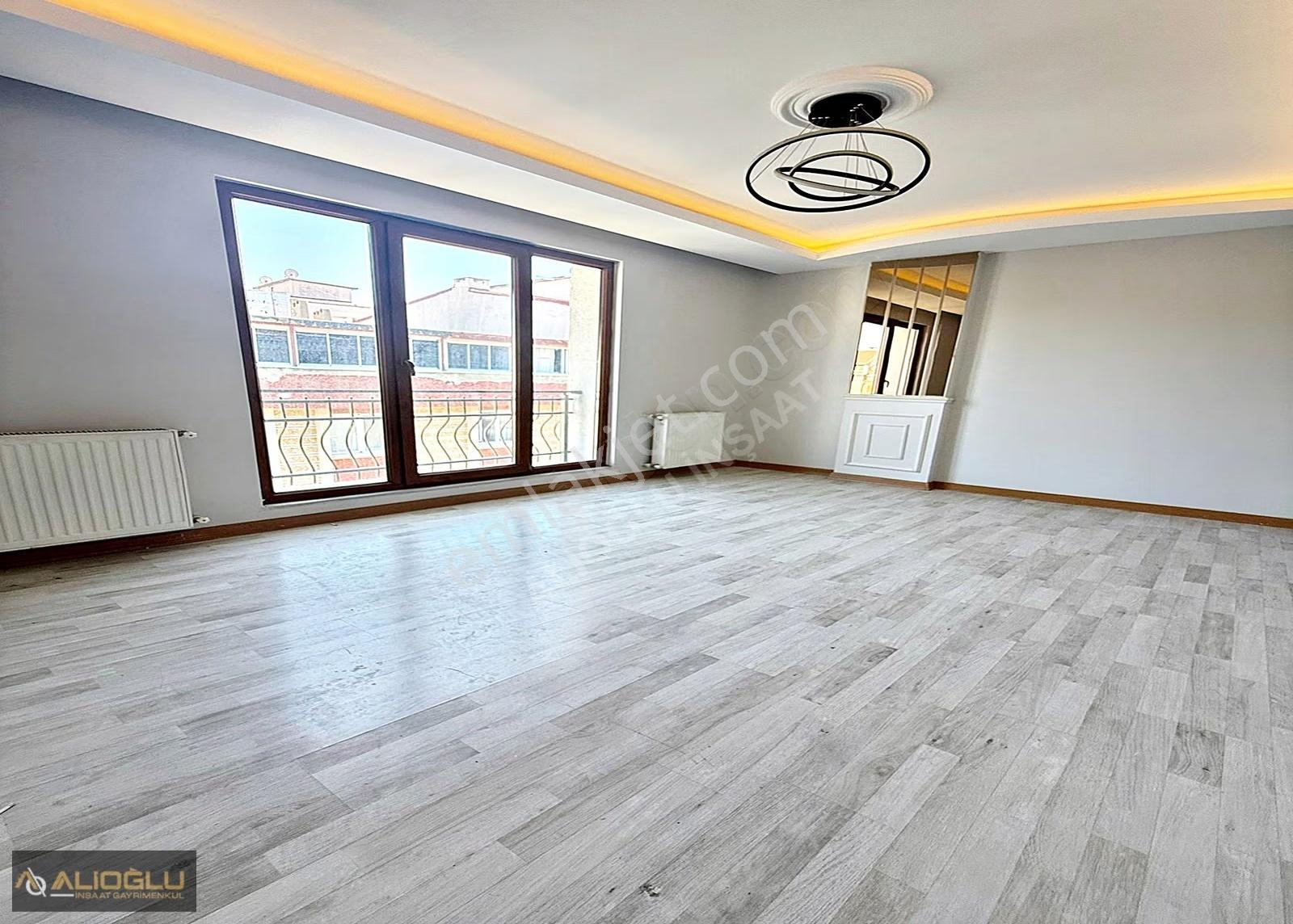 Metrobüse Yakın Masrafsız Balkonlu 2+1 Arakat Daire - Görsel 28