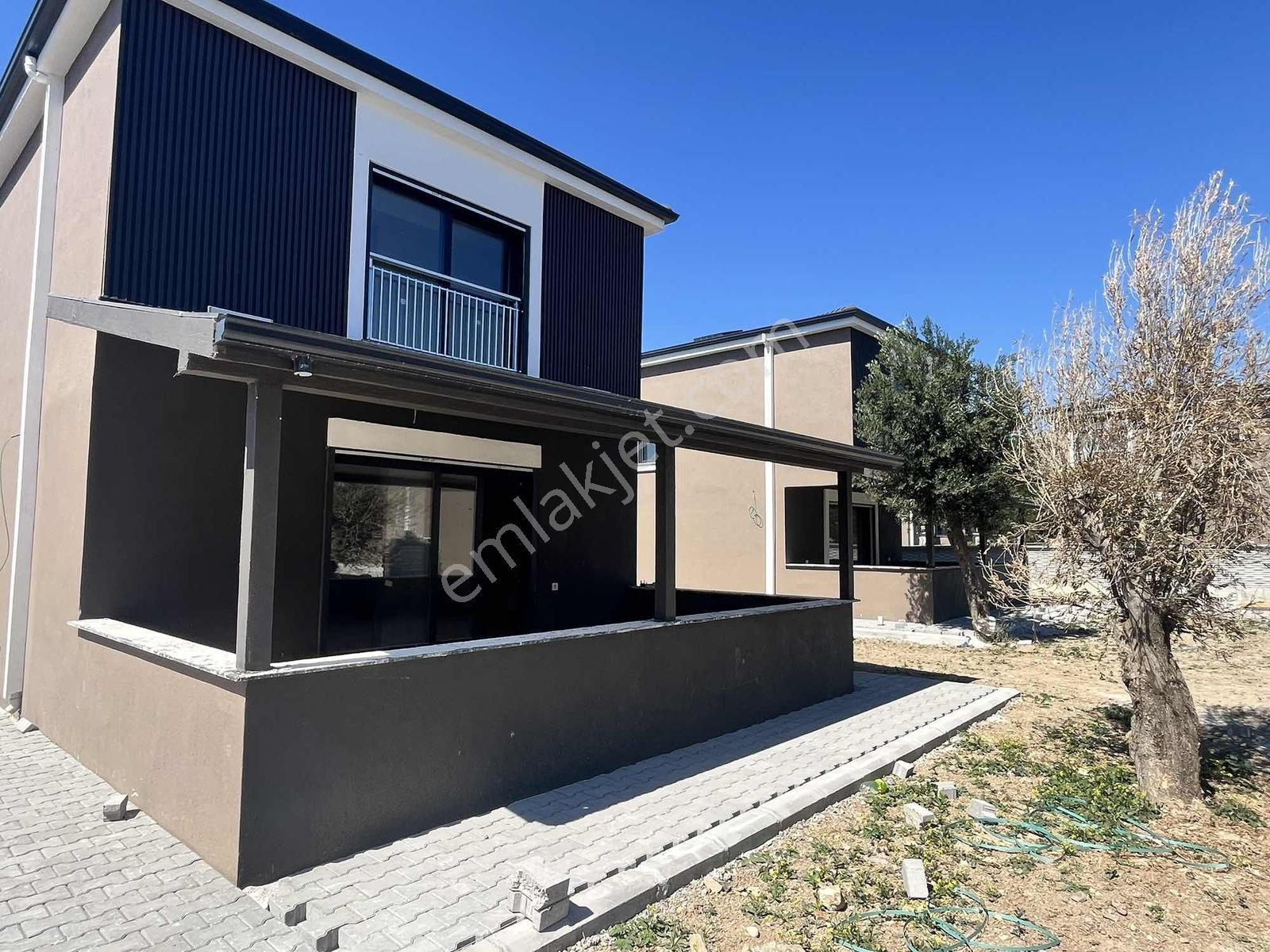Realiva'dan Şakranda Denize Yürüme Mesafesinde Satılık Villa - Görsel 5