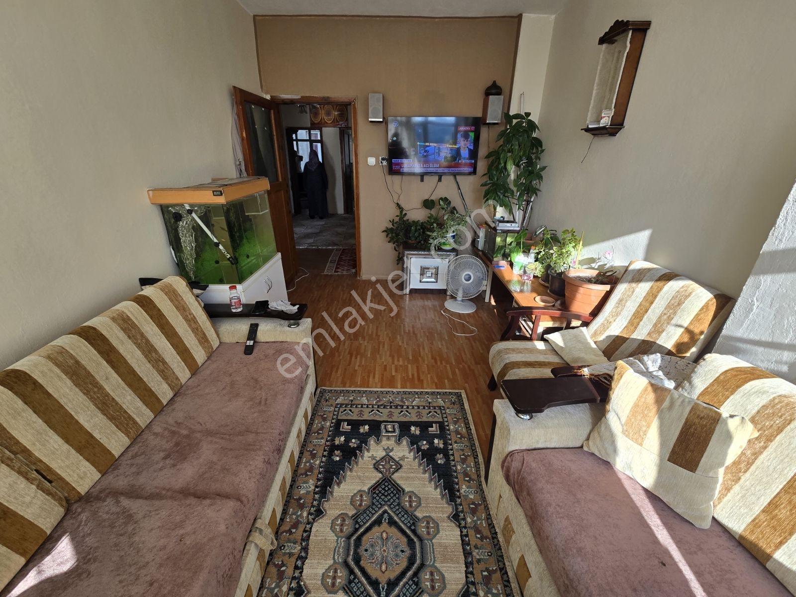 Güvercintepe'de Satılık 2.kat Daire 2 +1 Arsa Hiseli Daire - Görsel 9