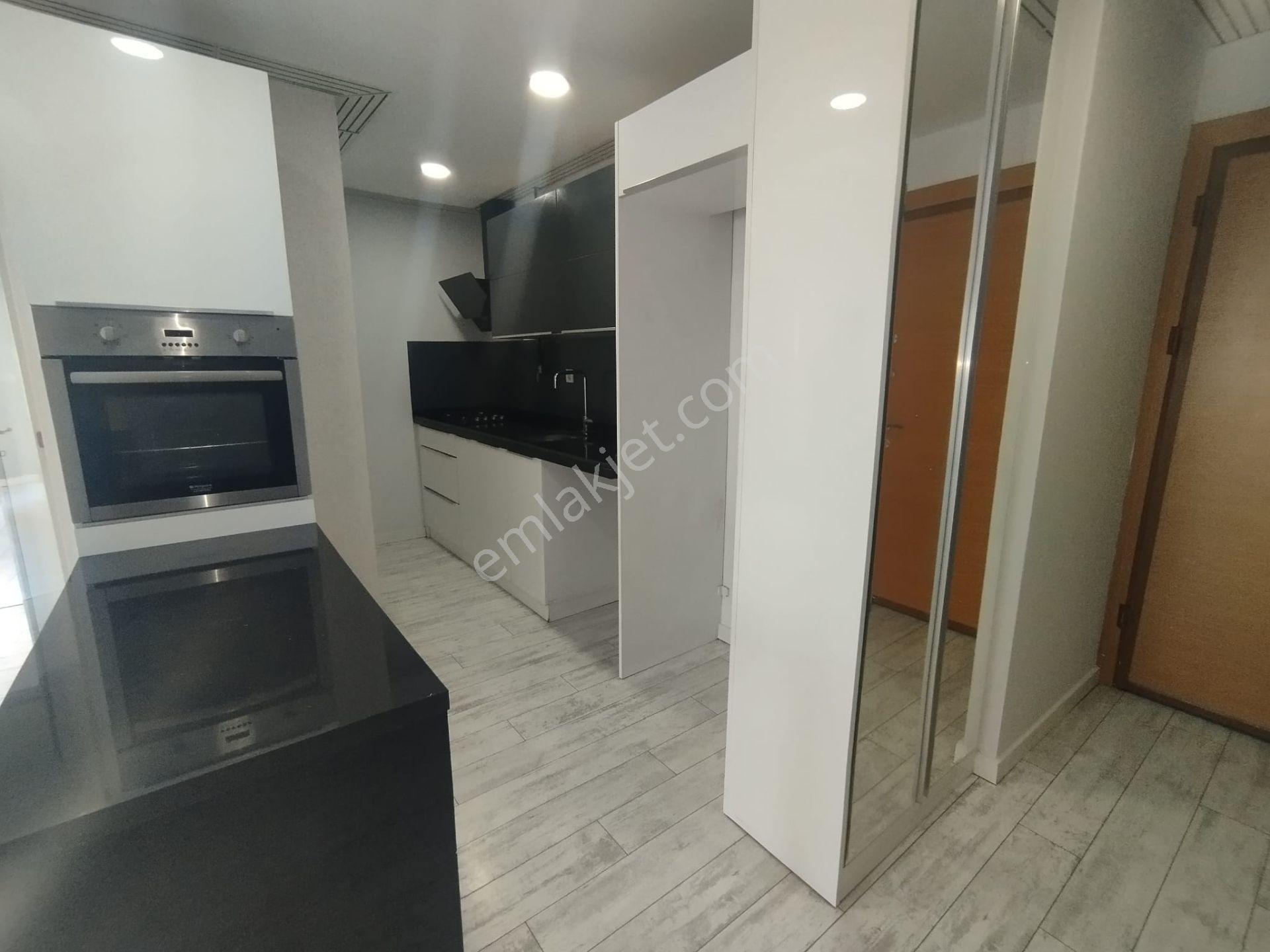 Beyazevlerde Sitede Kapalı Otoparklı 2+1 Ebeveyn Banyolu Doğalgazlı Lüks Daire - Görsel 11