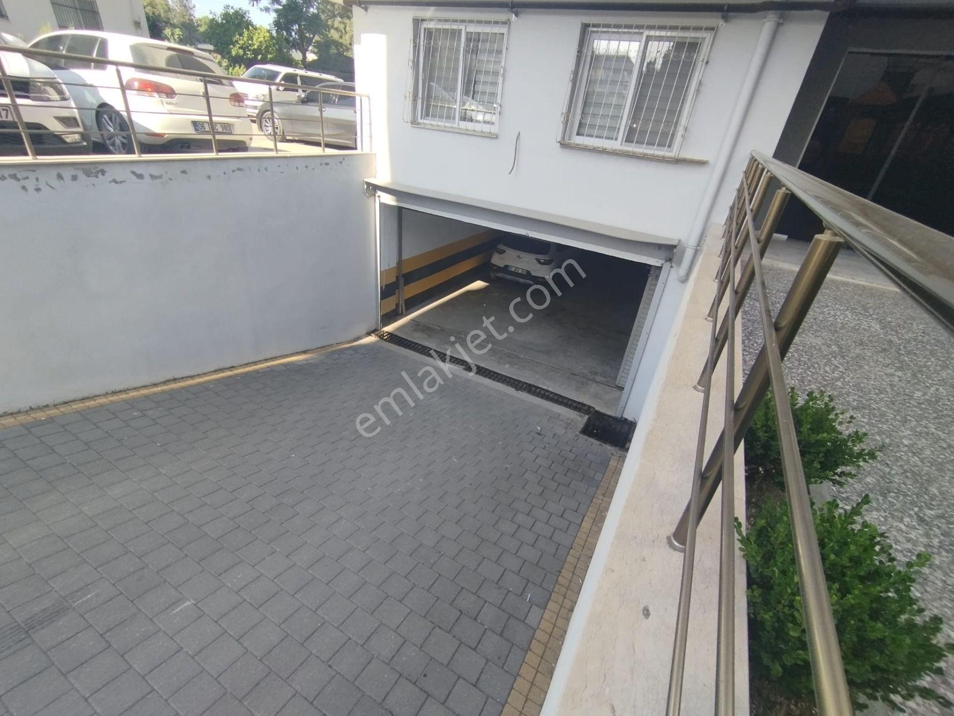 Beyazevlerde Sitede Kapalı Otoparklı 2+1 Ebeveyn Banyolu Doğalgazlı Lüks Daire - Görsel 23