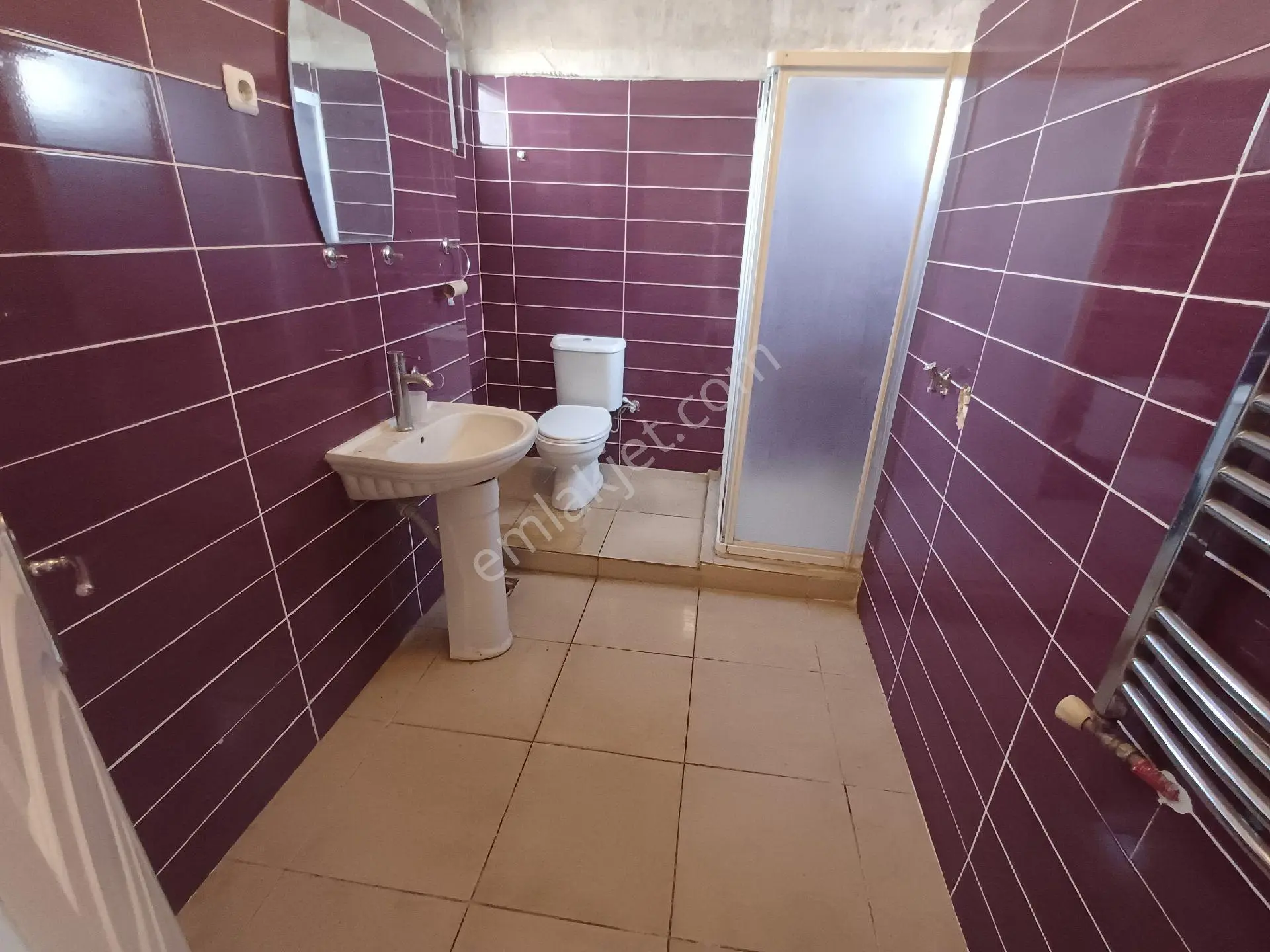 Satılık 3+1 Rızvanağa 1.sok Kurdoğlu Polis Lojmanları Yanı