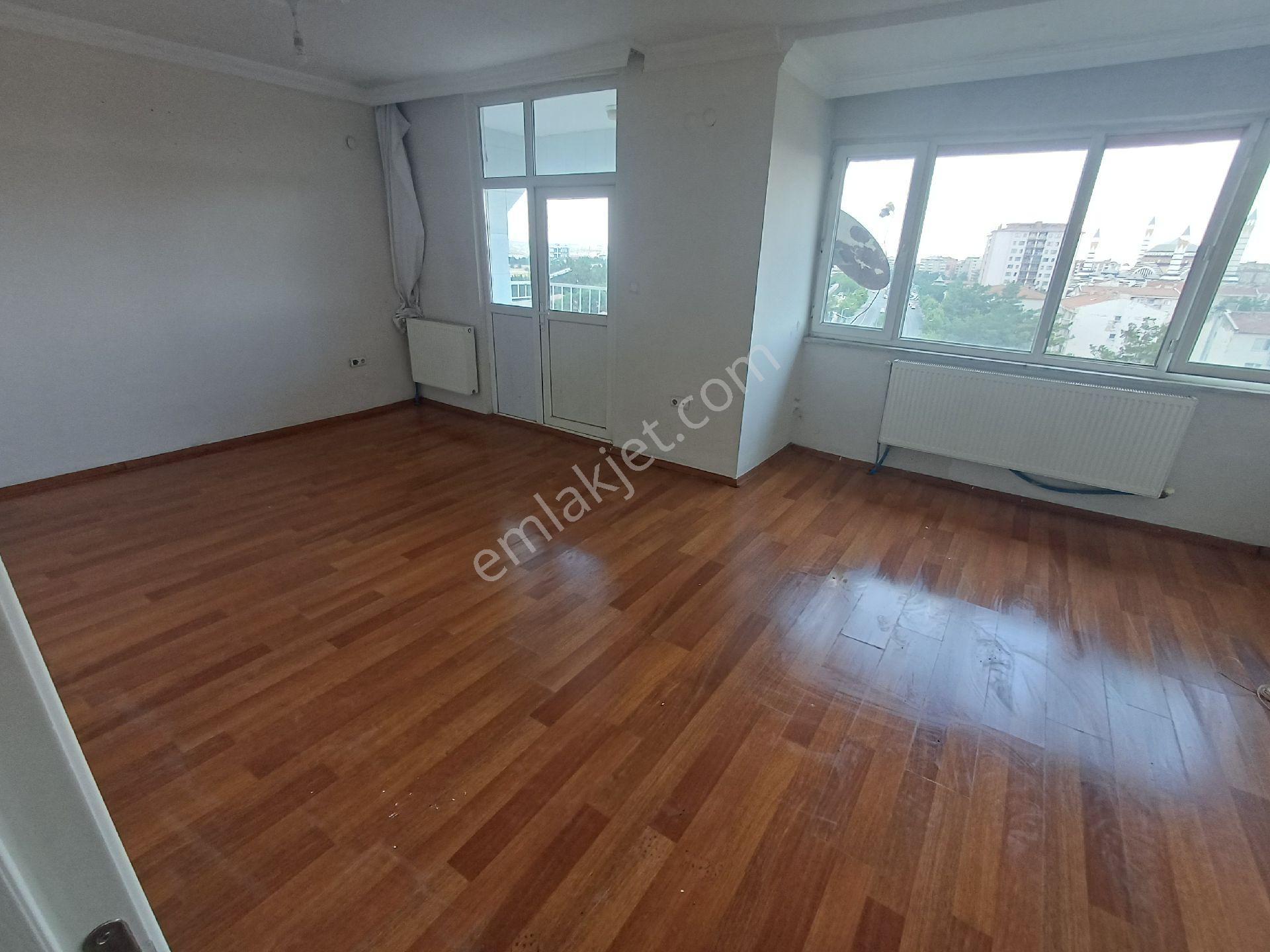 Satılık 3+1 Rızvanağa 1.sok Kurdoğlu Polis Lojmanları Yanı - Görsel 2