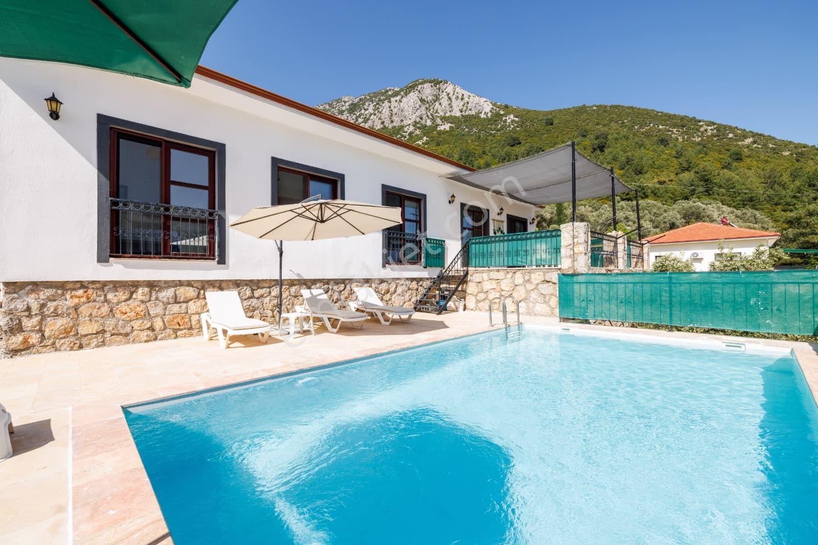 Stop’tan Fethiye Üzümlü De Kiralık Doğa Manzaralı Villa